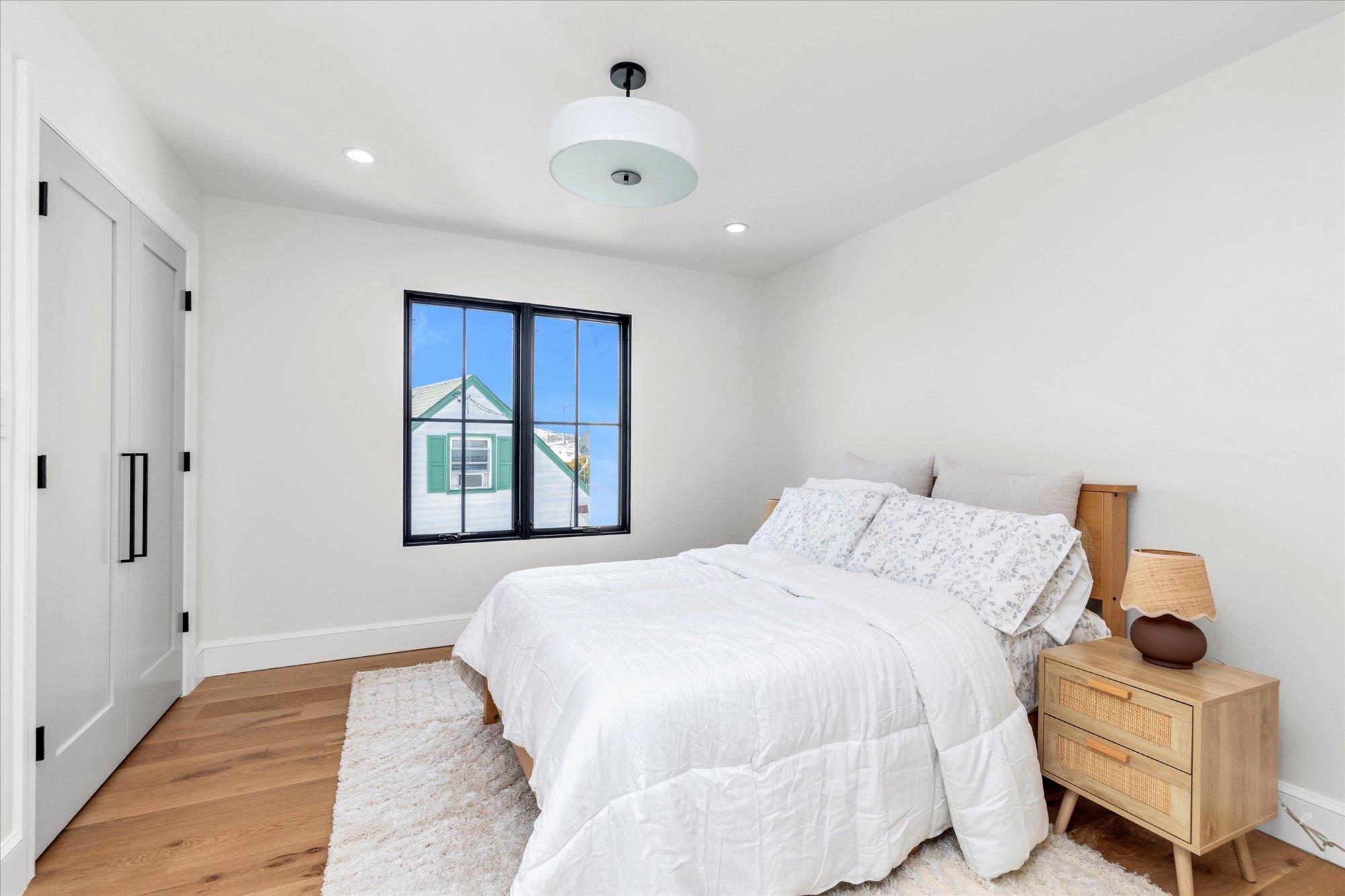 395 Chestnut Drive, Hewlett, NY 11557