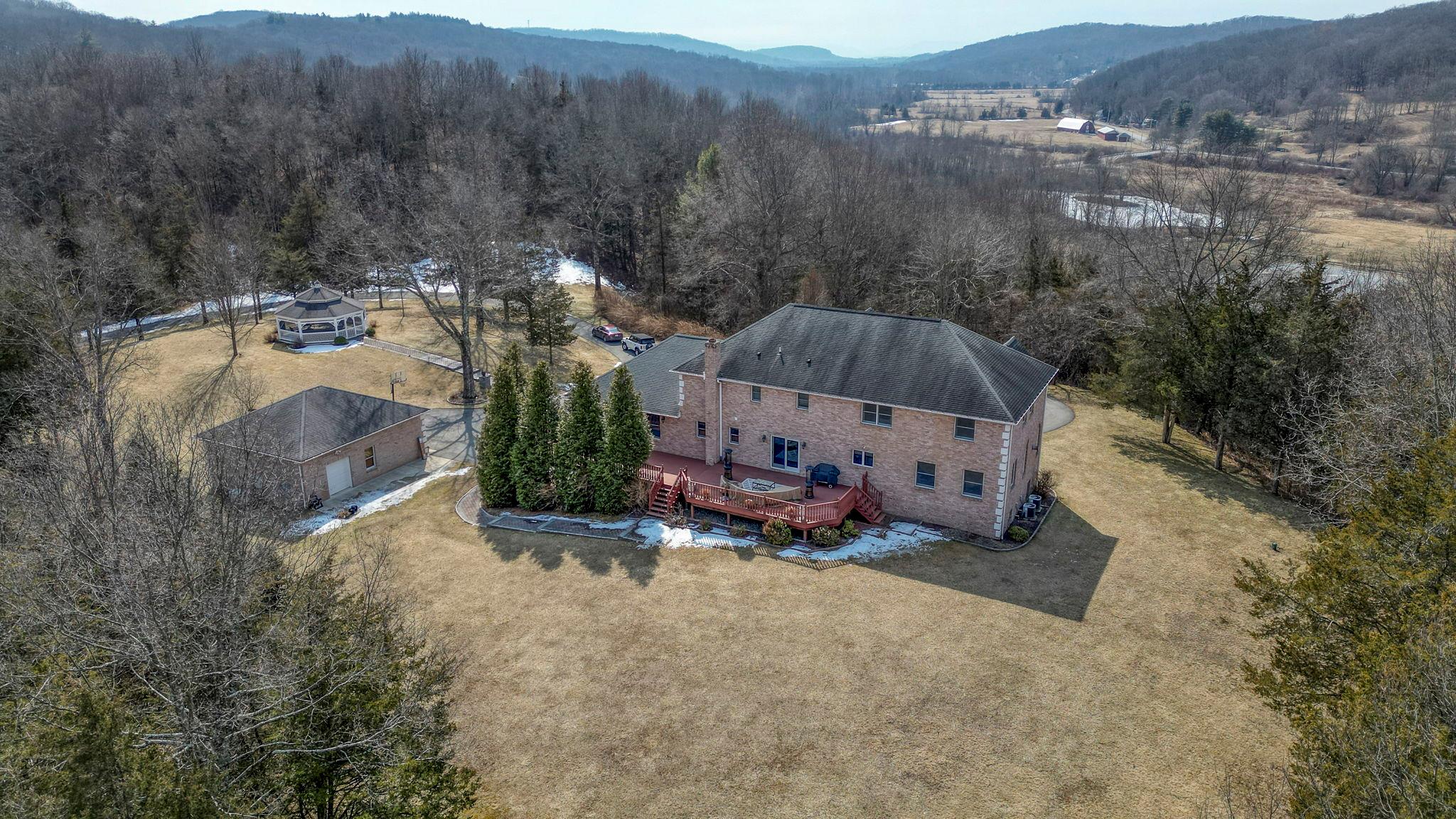 11 Ridgeview Lane, Pleasant Valley, NY 12569