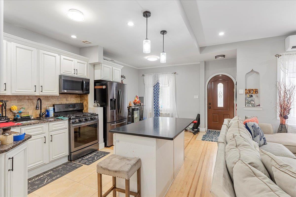 335 E 59th Street, Brooklyn, NY 11203