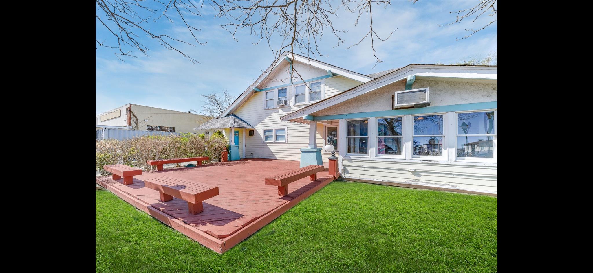 250 woodcleft ave, Freeport, NY 11520