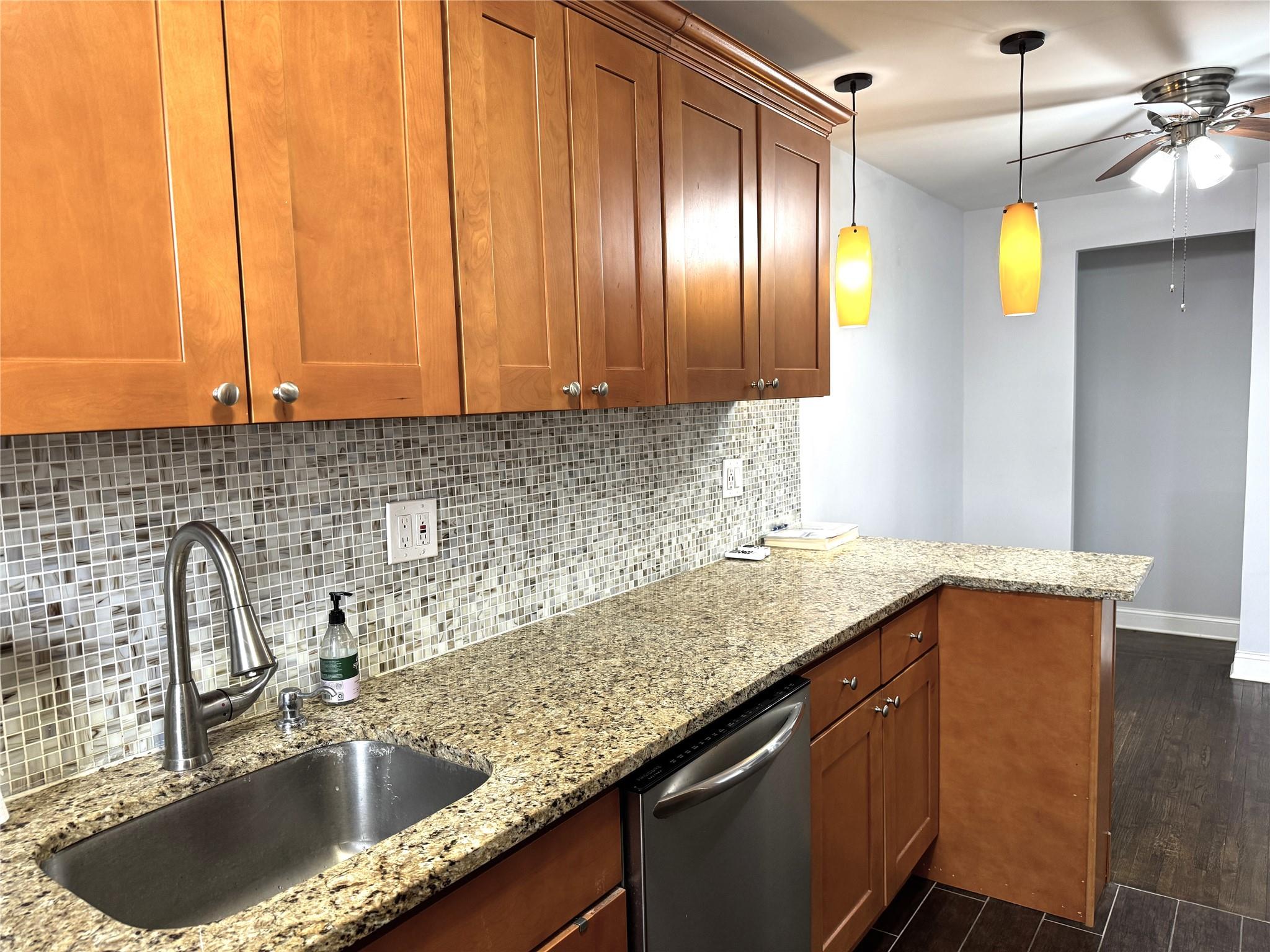 143-50 Hoover Ave # 204, Briarwood, NY 11435