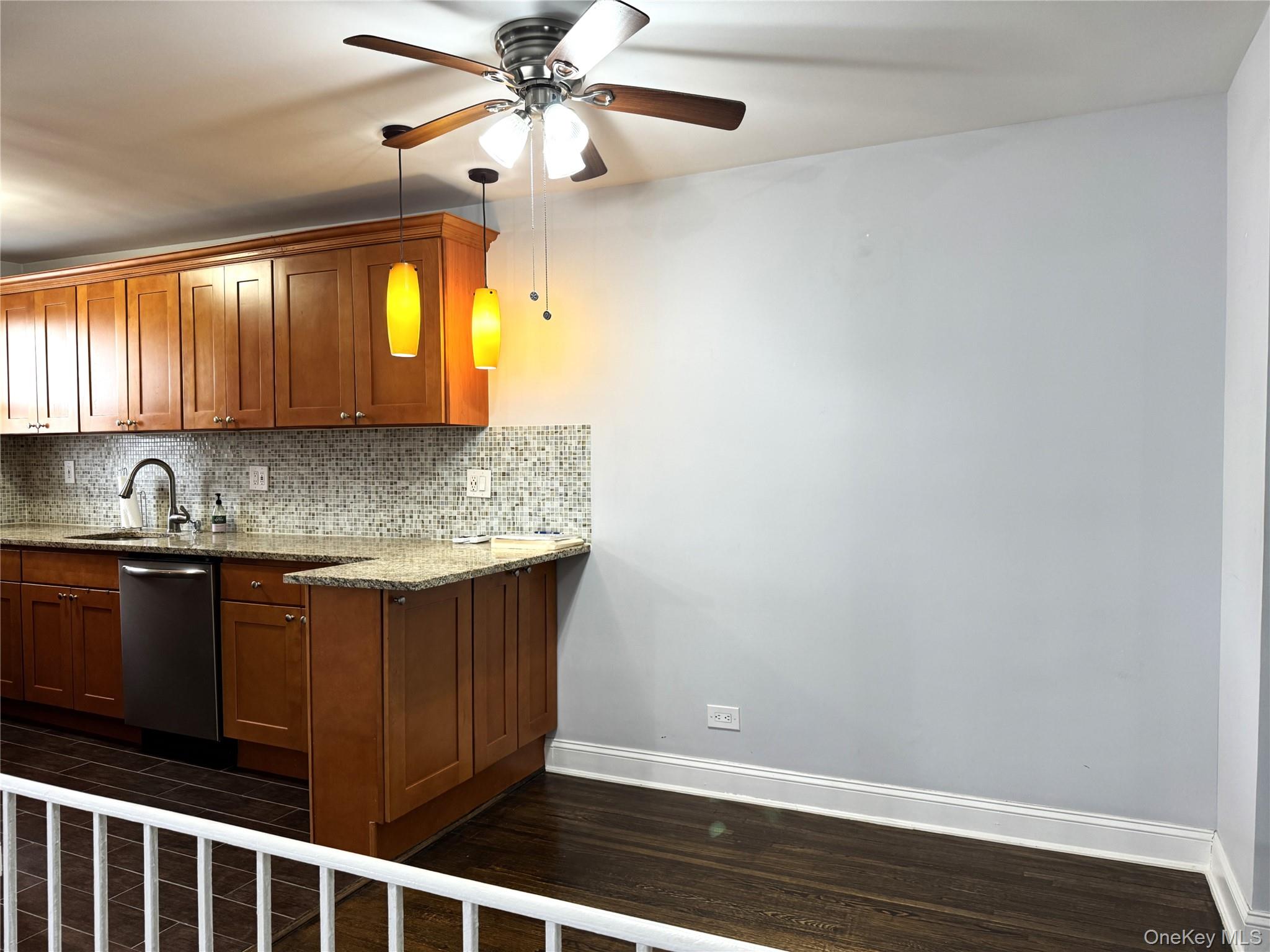 143-50 Hoover Ave # 204, Briarwood, NY 11435