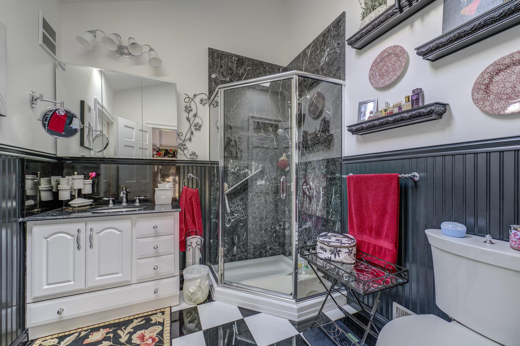 121 Laurel Lane, Laurel Hollow, NY 11791