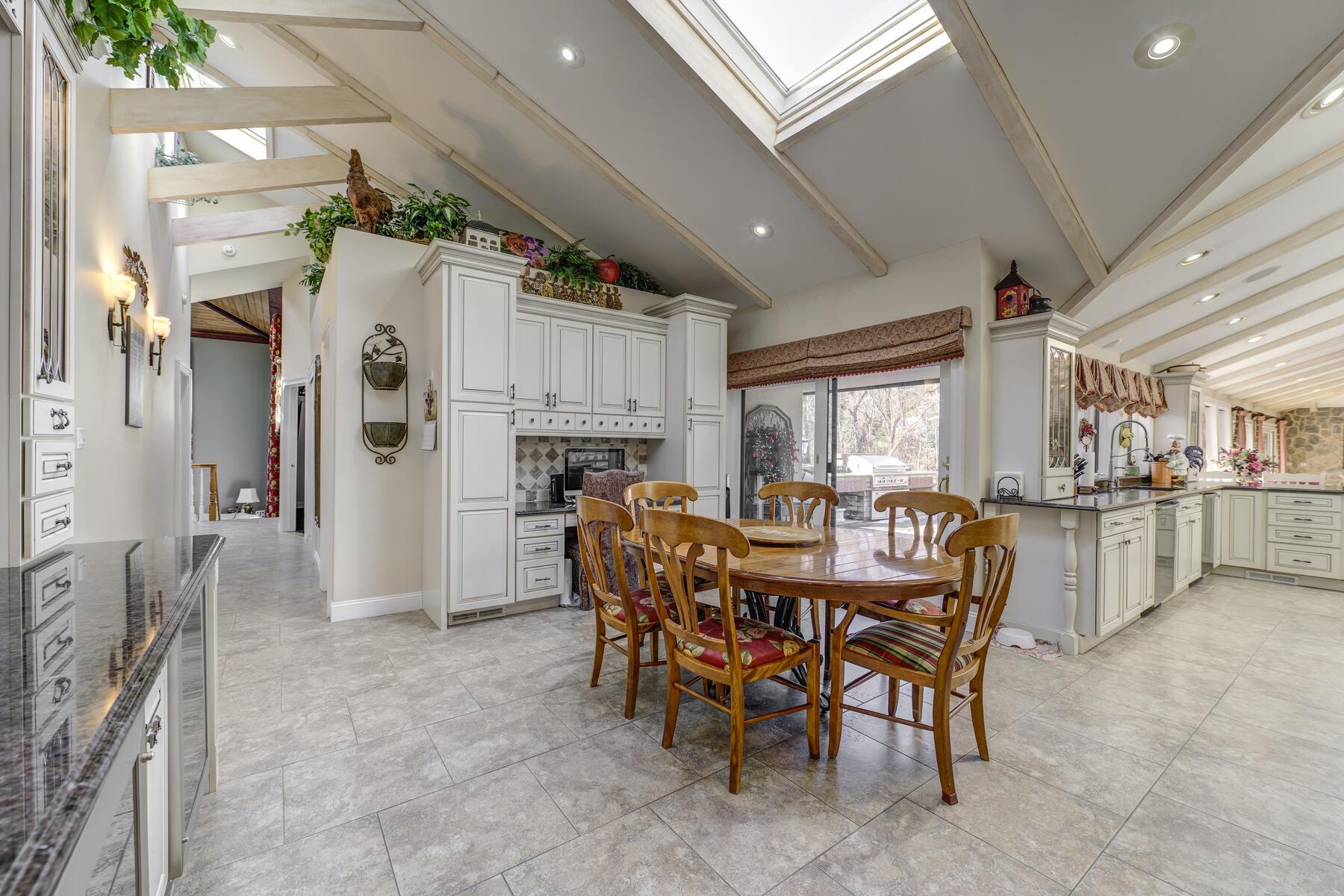 121 Laurel Lane, Laurel Hollow, NY 11791