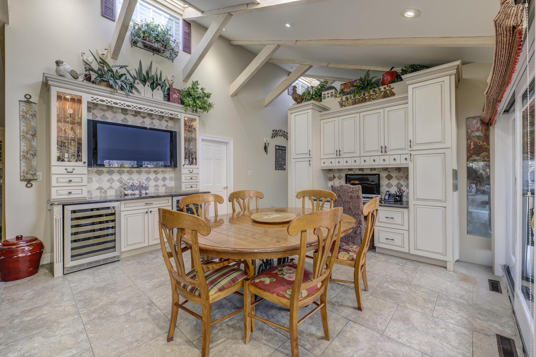 121 Laurel Lane, Laurel Hollow, NY 11791