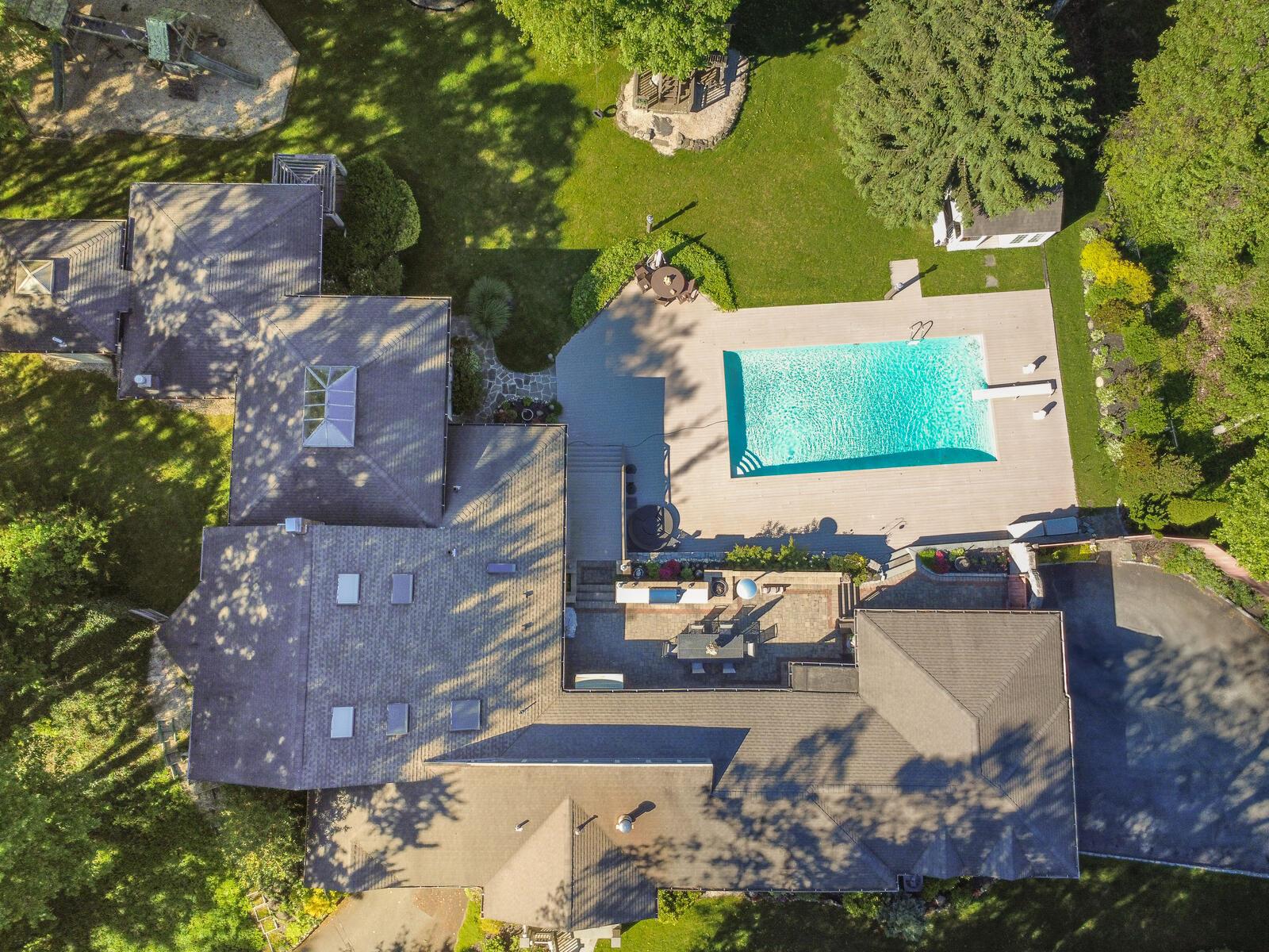 121 Laurel Lane, Laurel Hollow, NY 11791