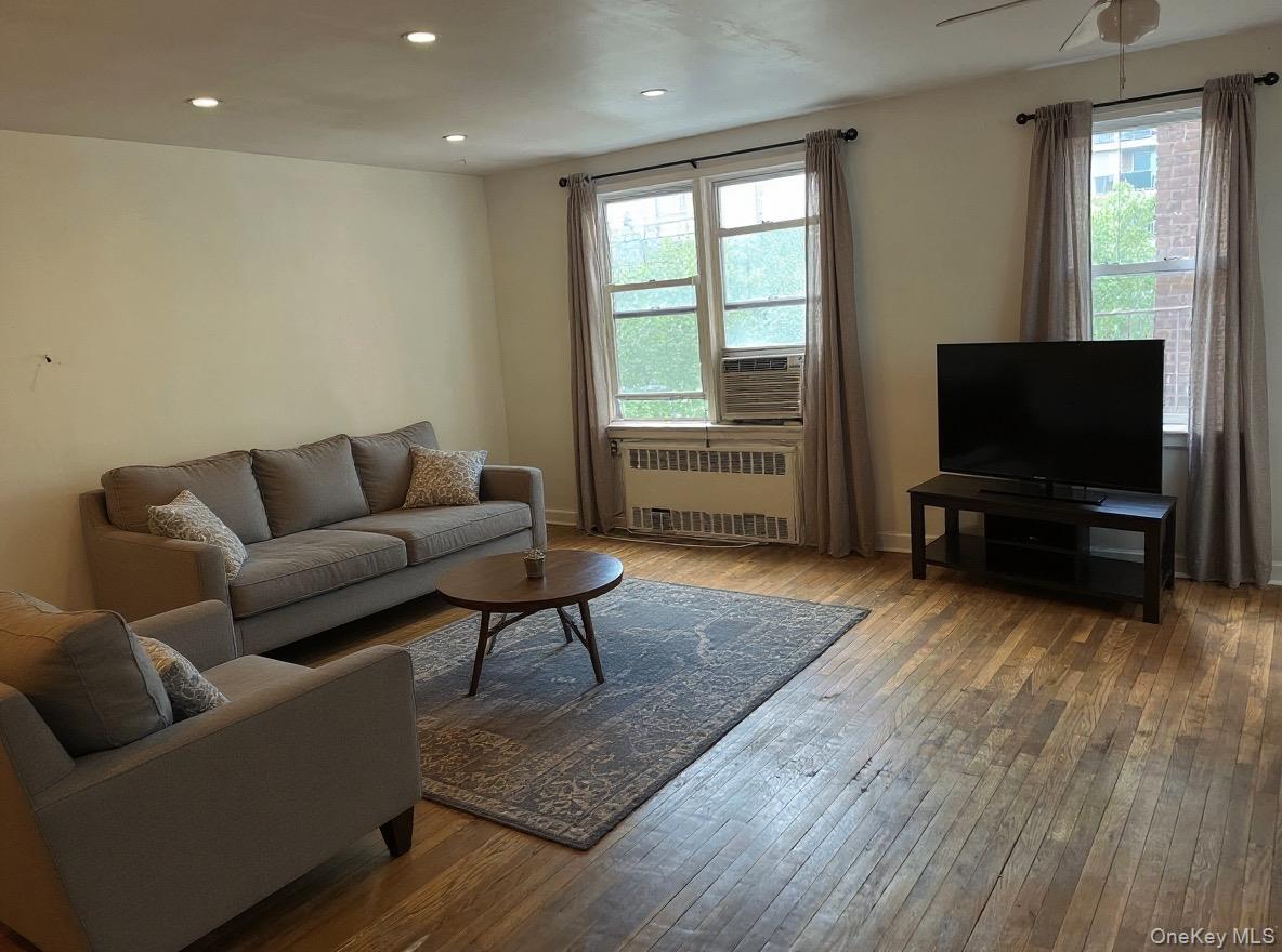 66-33 Yellowstone Boulevard # 4G, Forest Hills, NY 11375