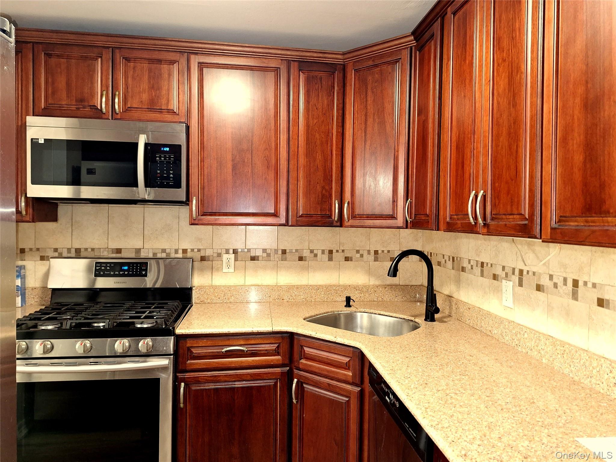 2035 Central Park Ave # 1S, Yonkers, NY 10710