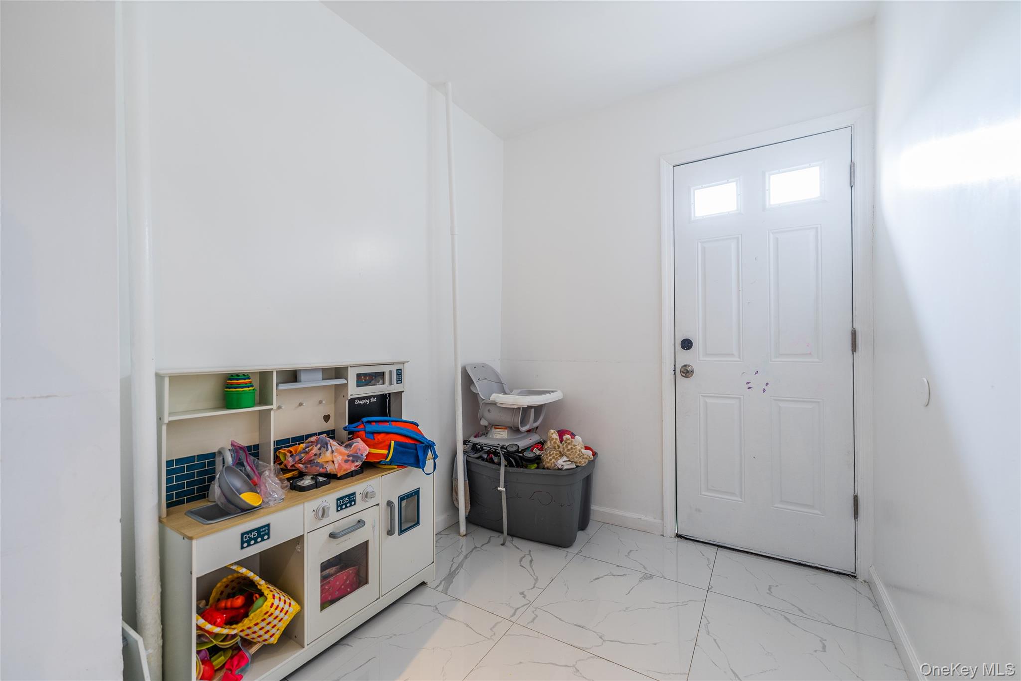 78-24 68th Road, Middle Village, NY 11379