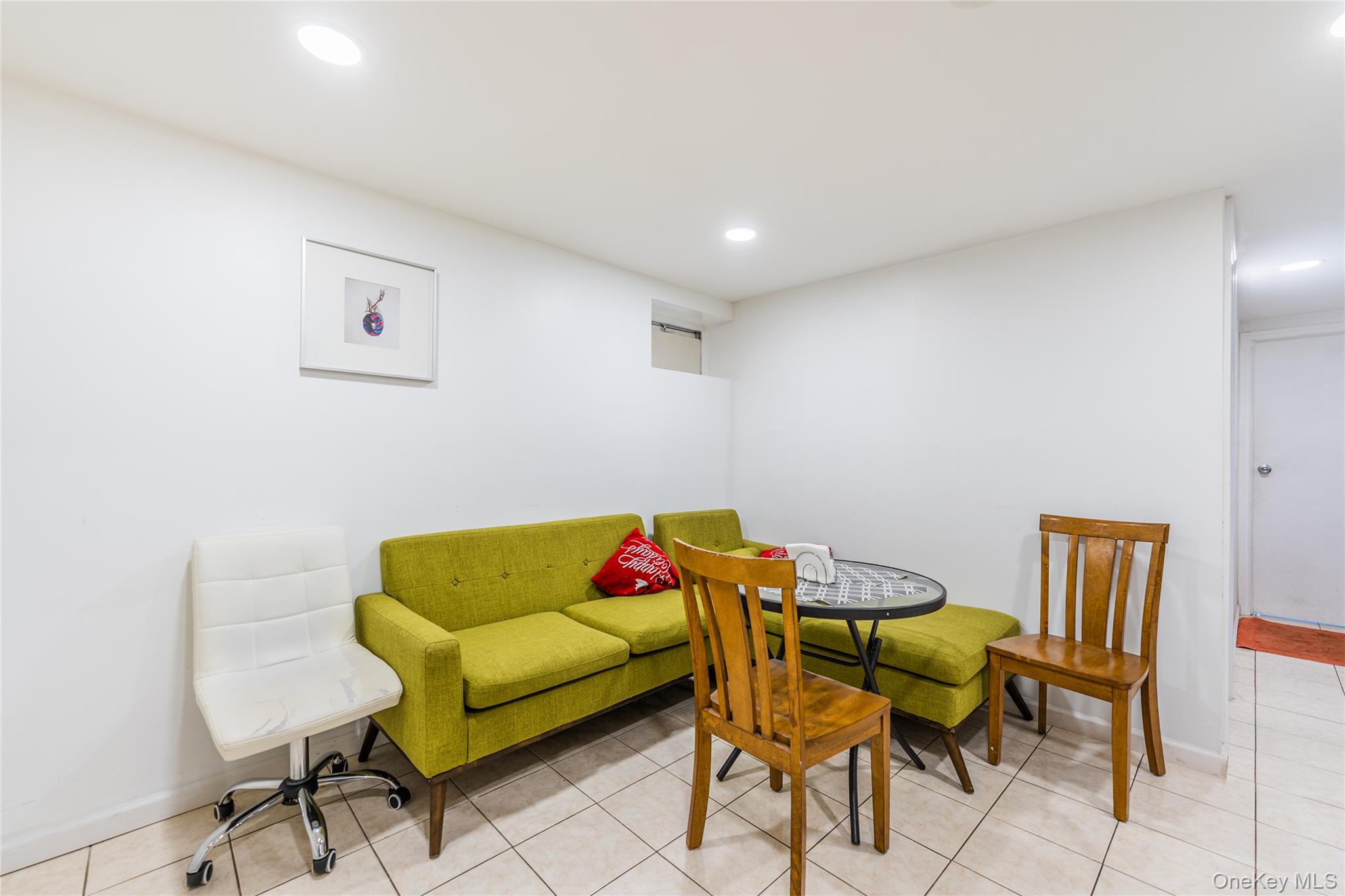 78-24 68th Road, Middle Village, NY 11379