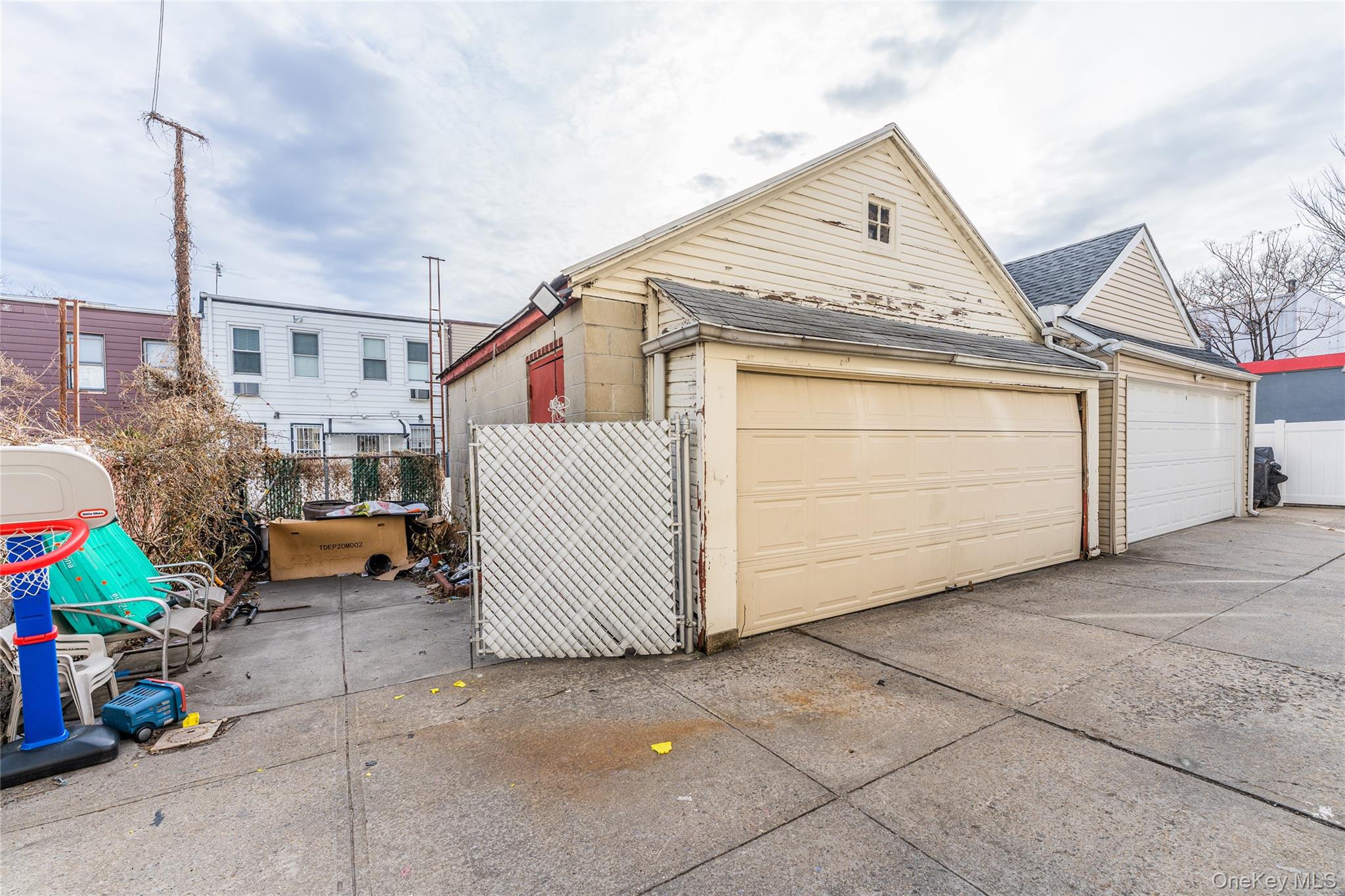 78-24 68th Road, Middle Village, NY 11379