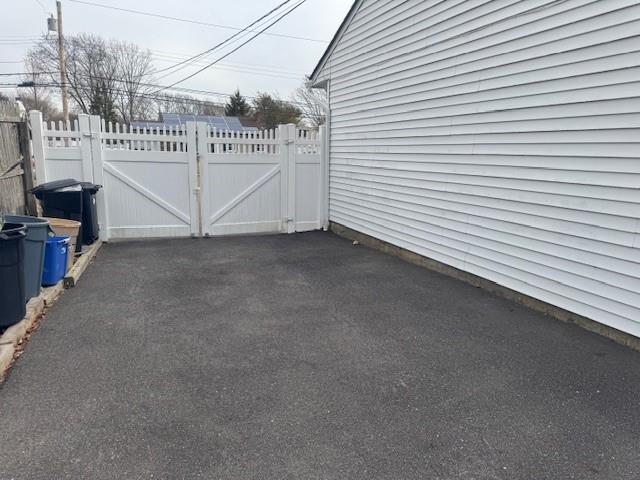 952 Thompson Drive, Bay Shore, NY 11706