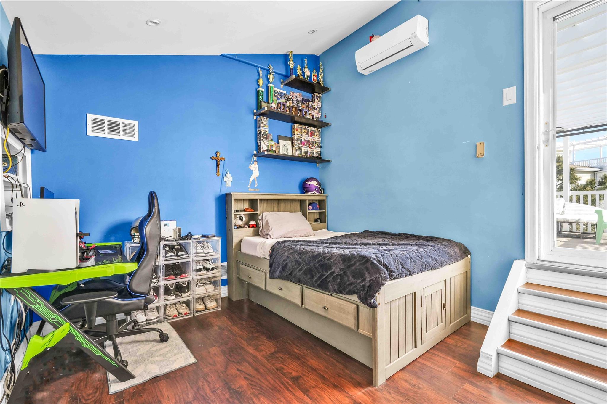 192 Beach 74th Street, Arverne, NY 11692