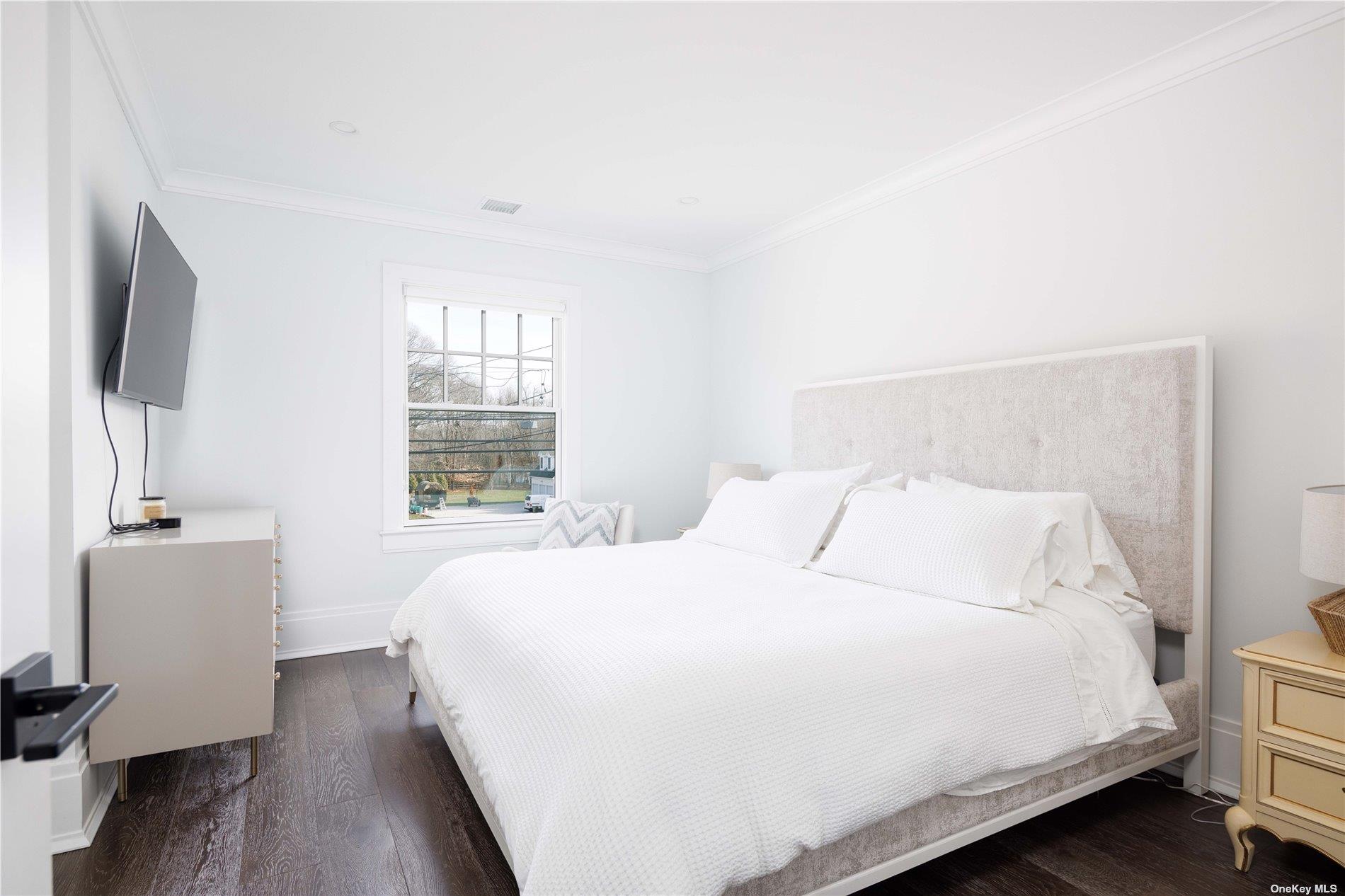 2415 Cox Neck Road, Mattituck, NY 11952