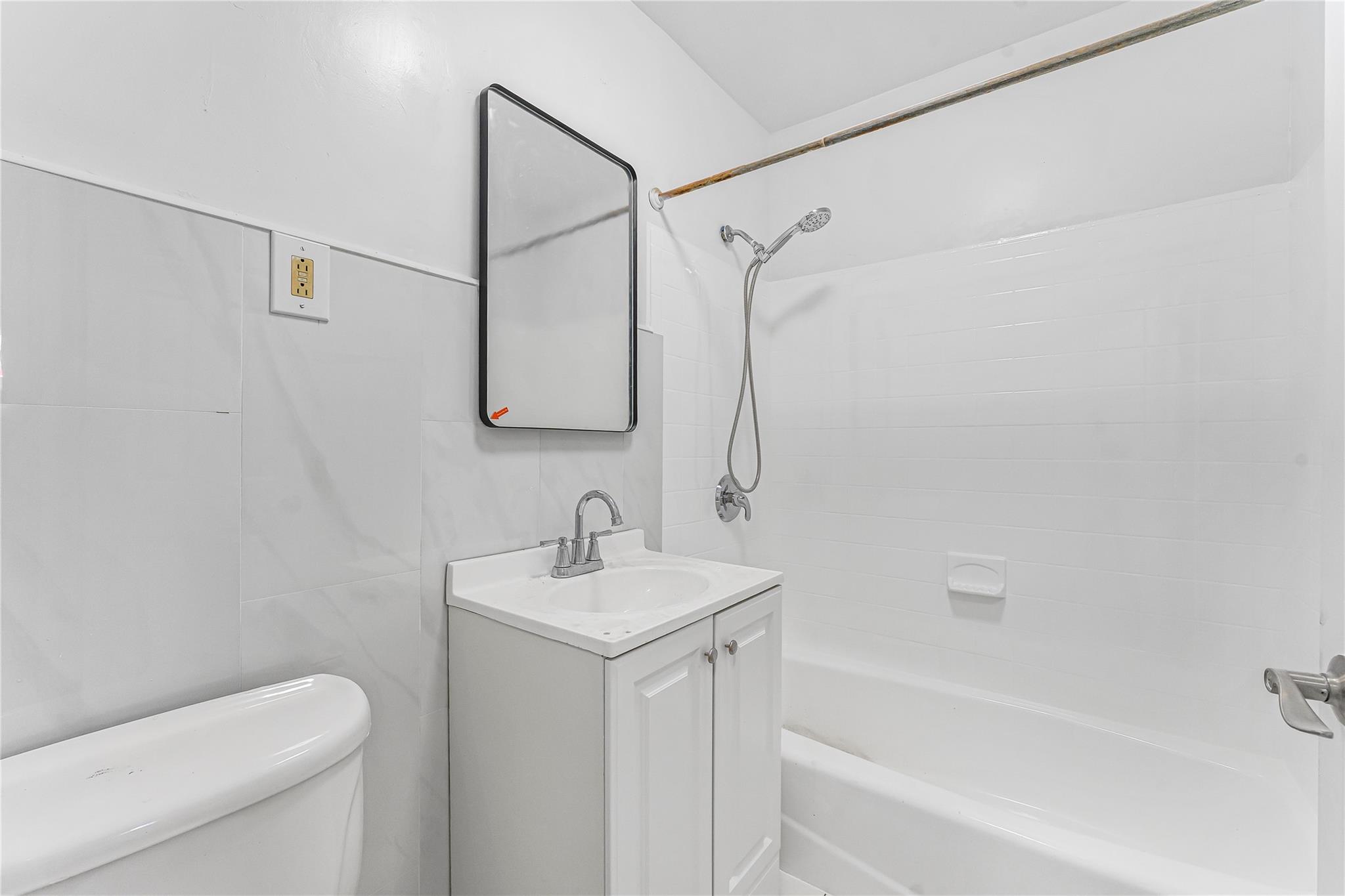 422 Screvin Avenue, Bronx, NY 10473