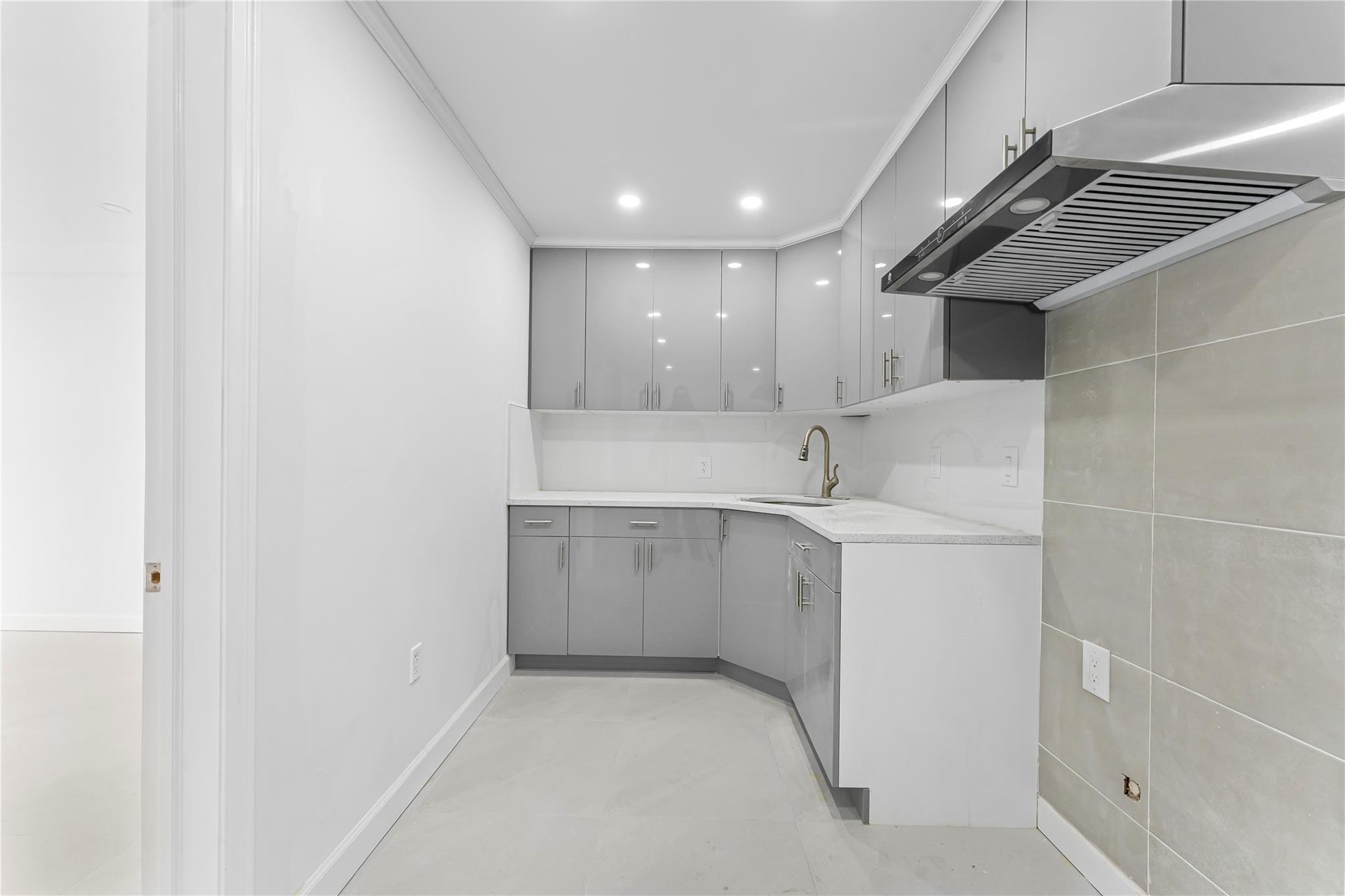 422 Screvin Avenue, Bronx, NY 10473