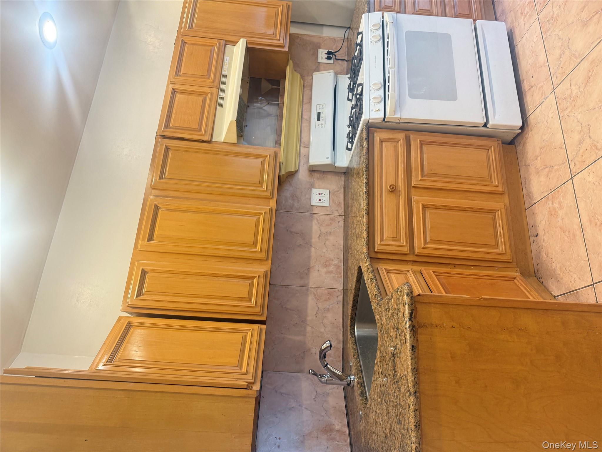 6813 60th Street, Ridgewood, NY 11385