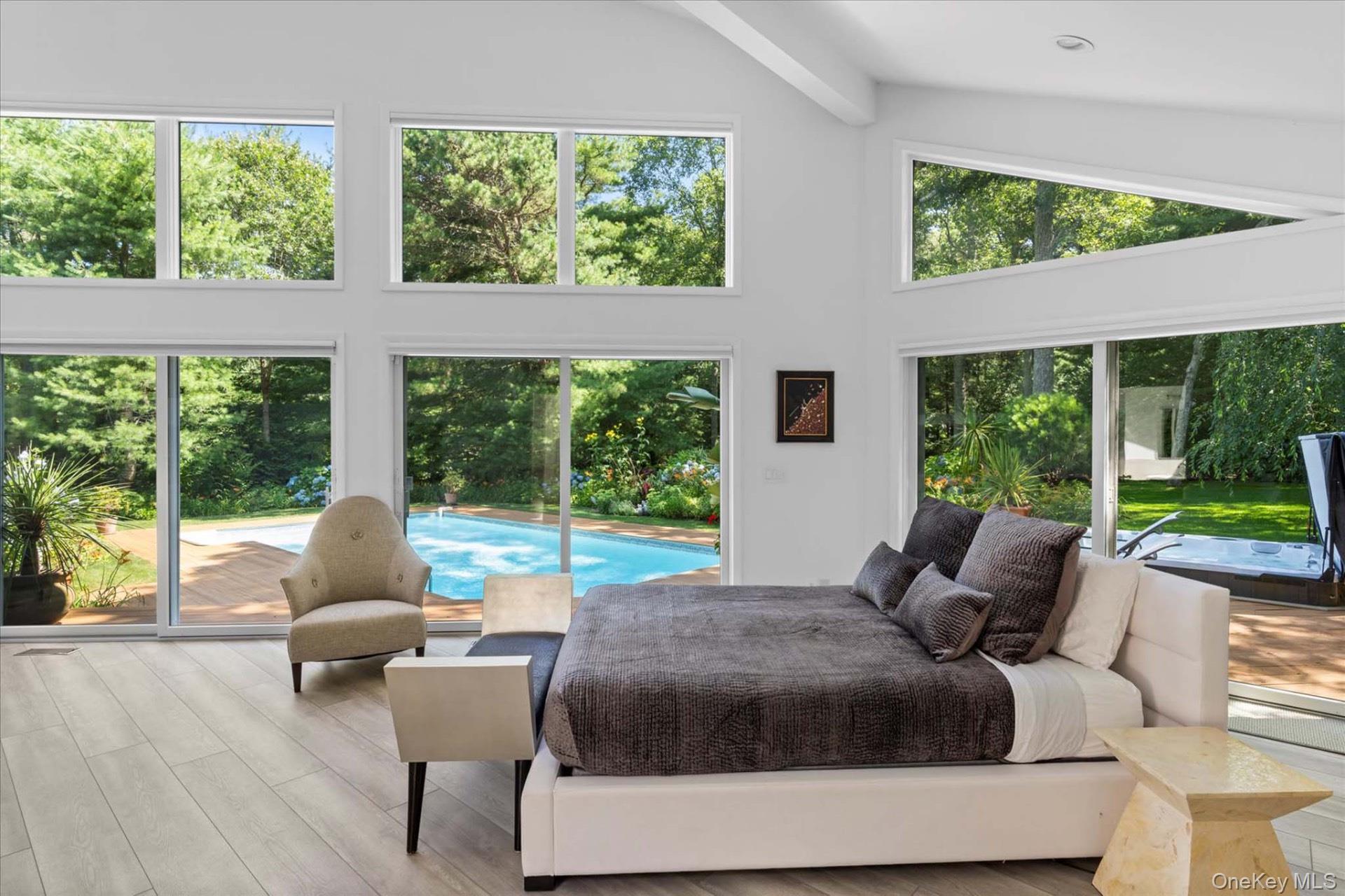 24 Saddle Lane, East Hampton, NY 11937