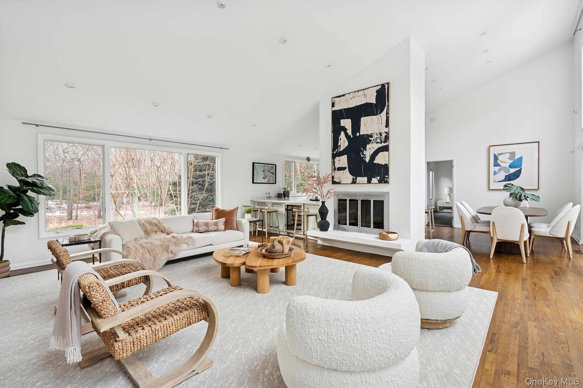 24 Saddle Lane, East Hampton, NY 11937