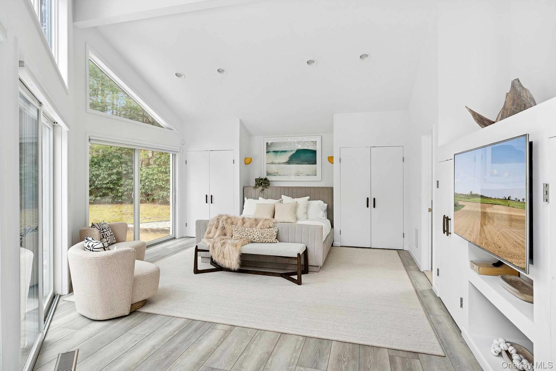 24 Saddle Lane, East Hampton, NY 11937