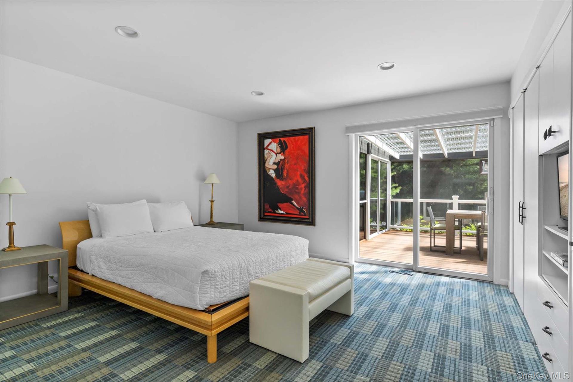 24 Saddle Lane, East Hampton, NY 11937