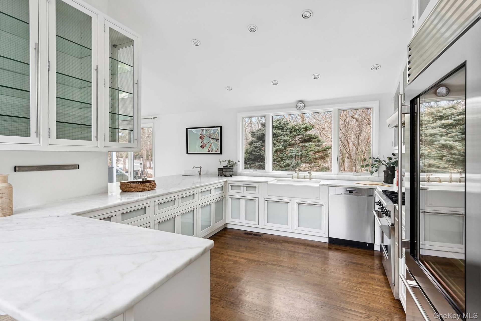 24 Saddle Lane, East Hampton, NY 11937