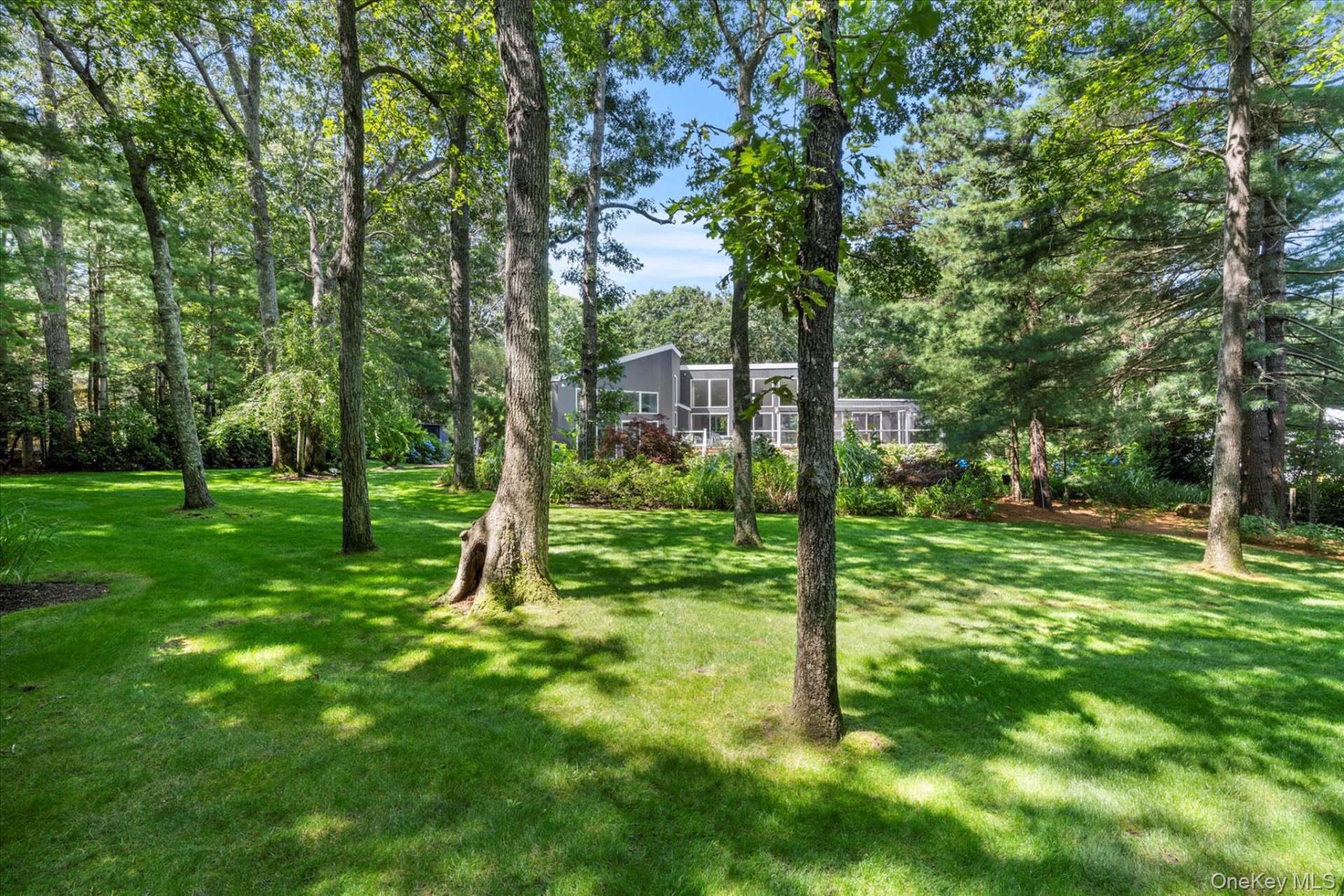 24 Saddle Lane, East Hampton, NY 11937