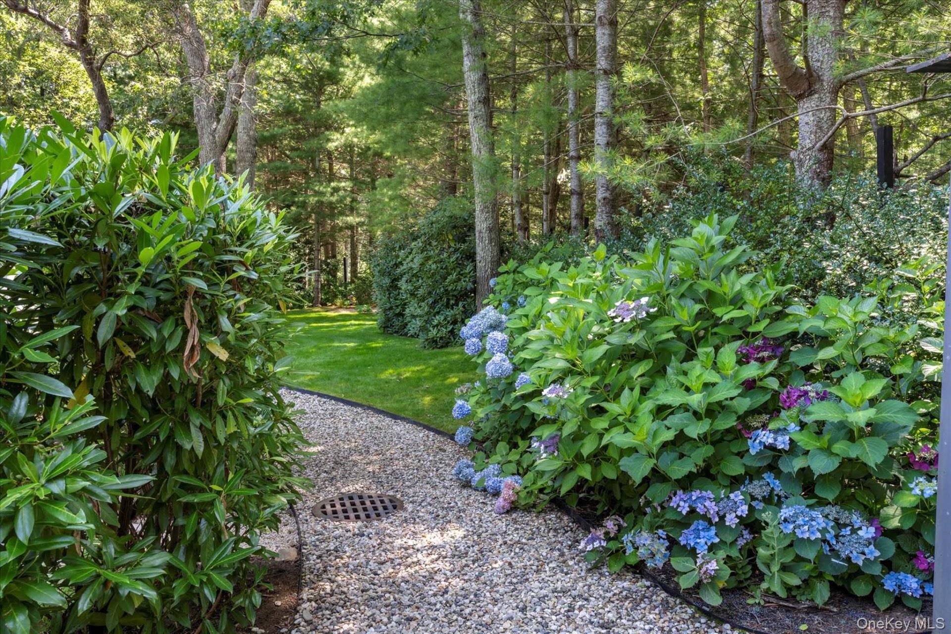 24 Saddle Lane, East Hampton, NY 11937