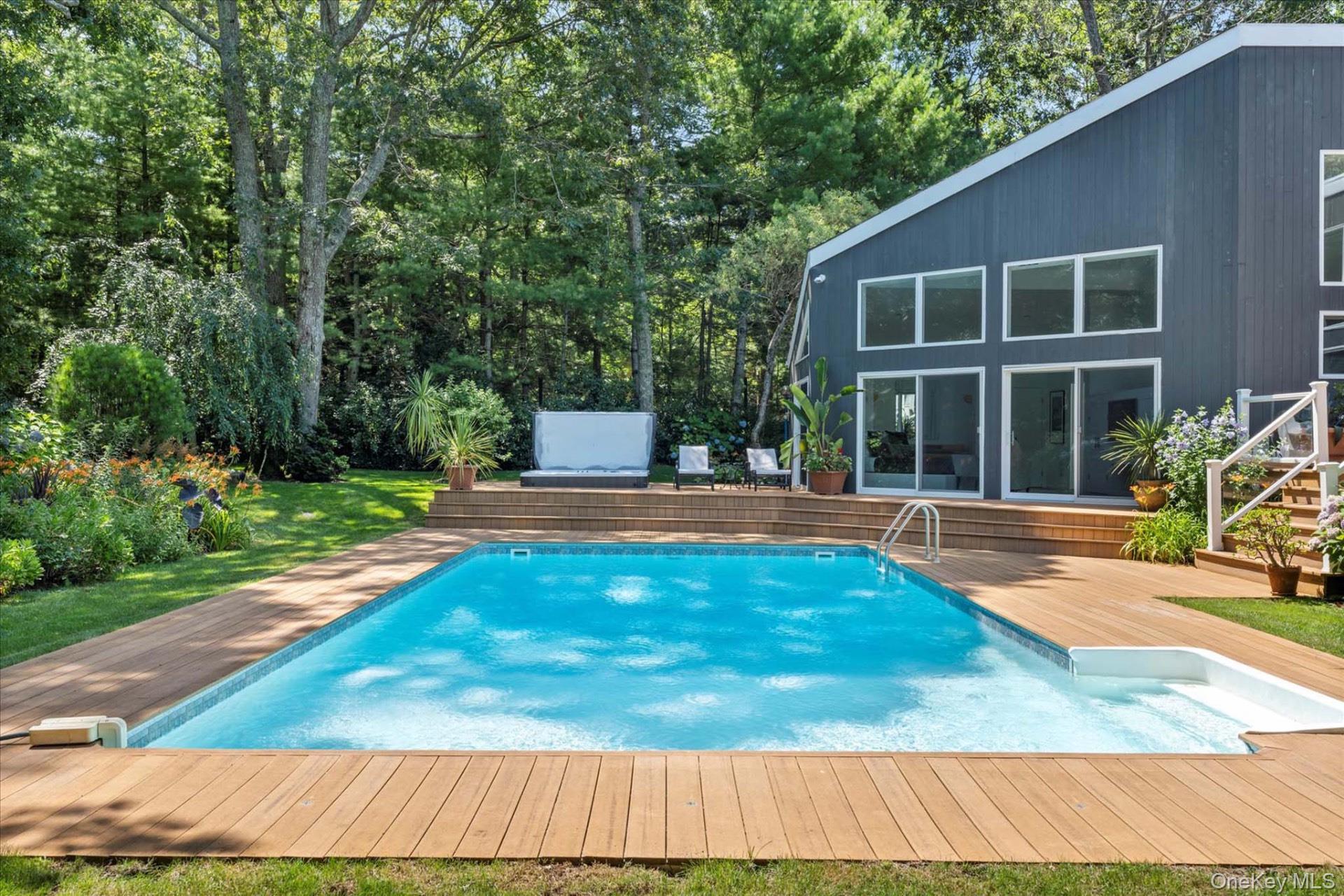 24 Saddle Lane, East Hampton, NY 11937