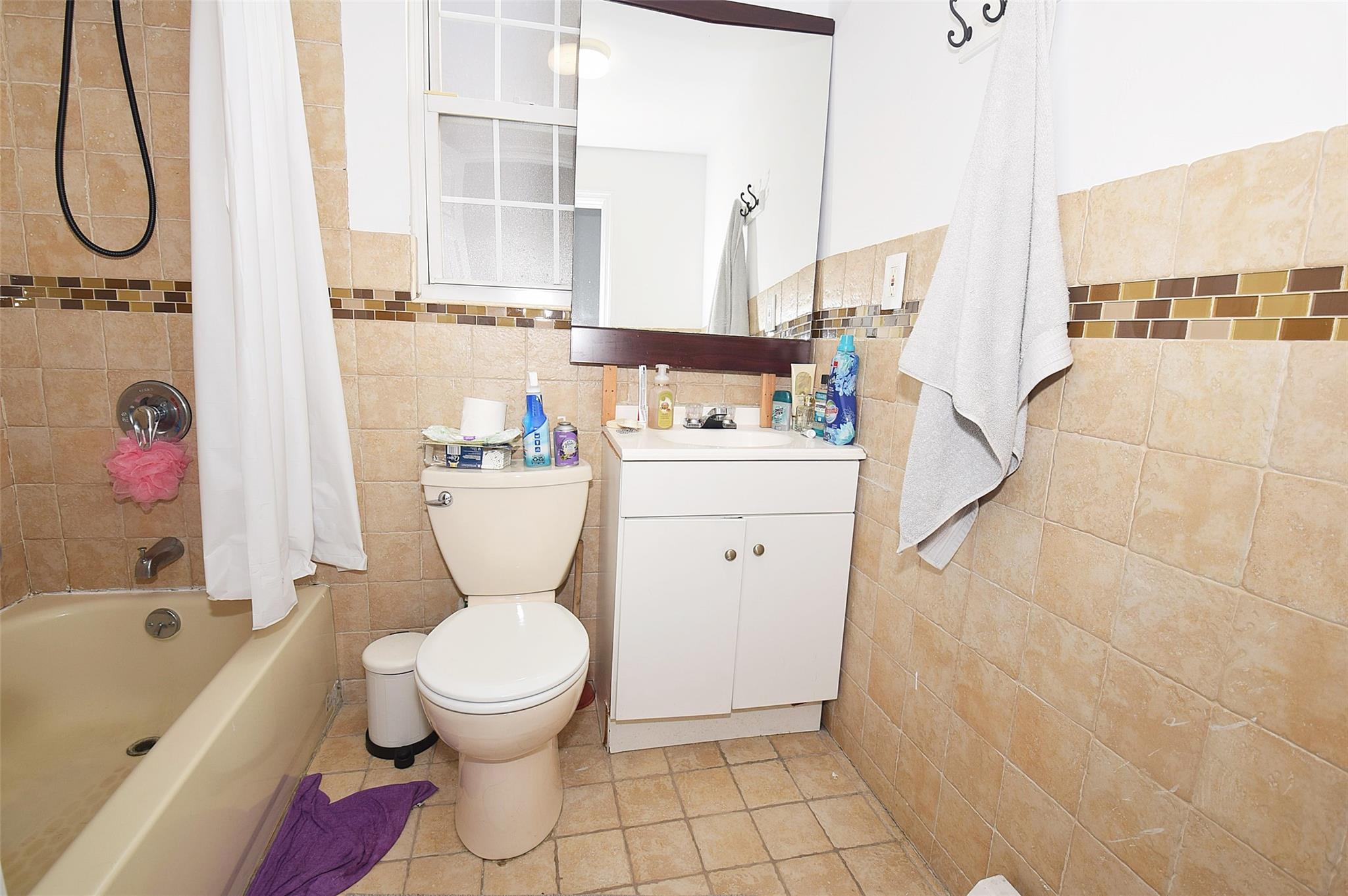 83-16 159th Street, Jamaica Hills, NY 11432