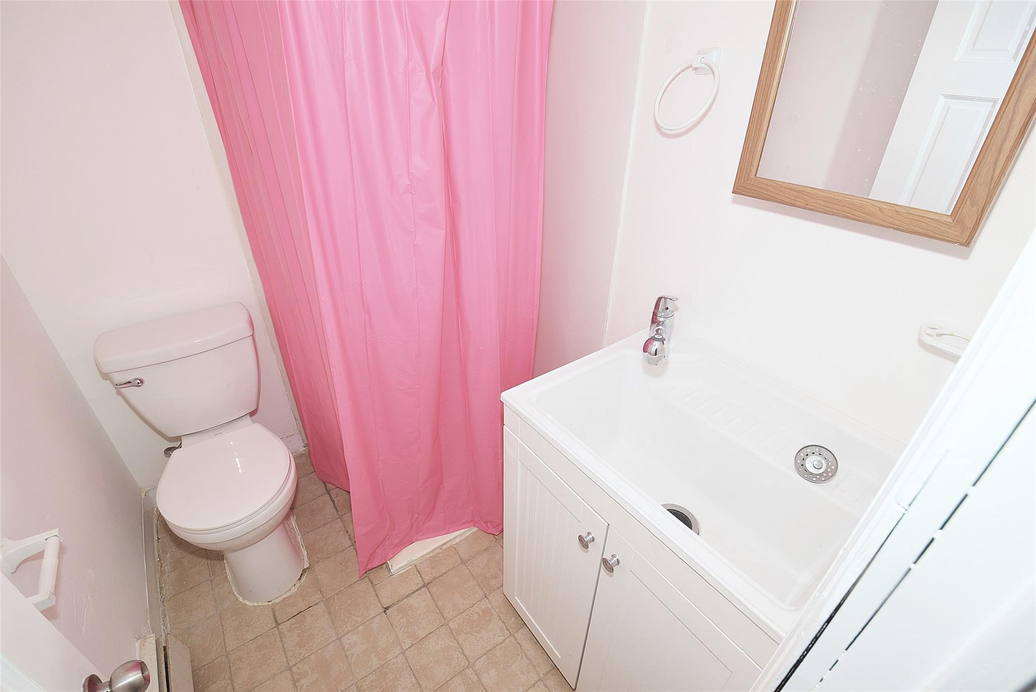 83-16 159th Street, Jamaica Hills, NY 11432