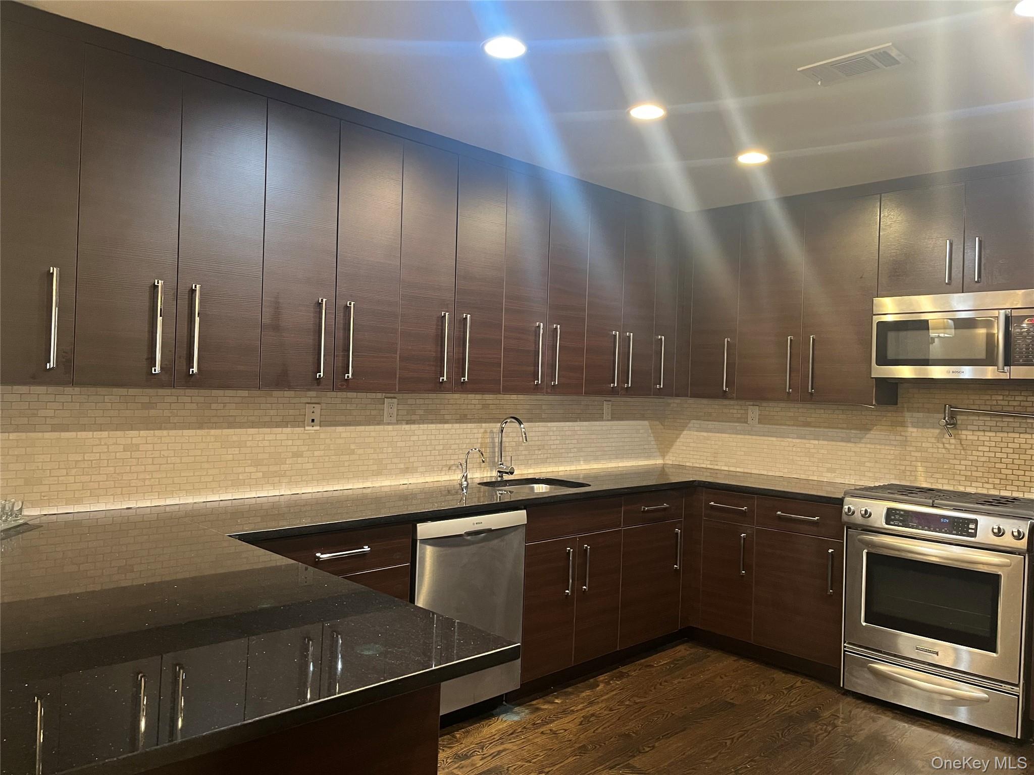 260 Central # 135, Lawrence, NY 11559