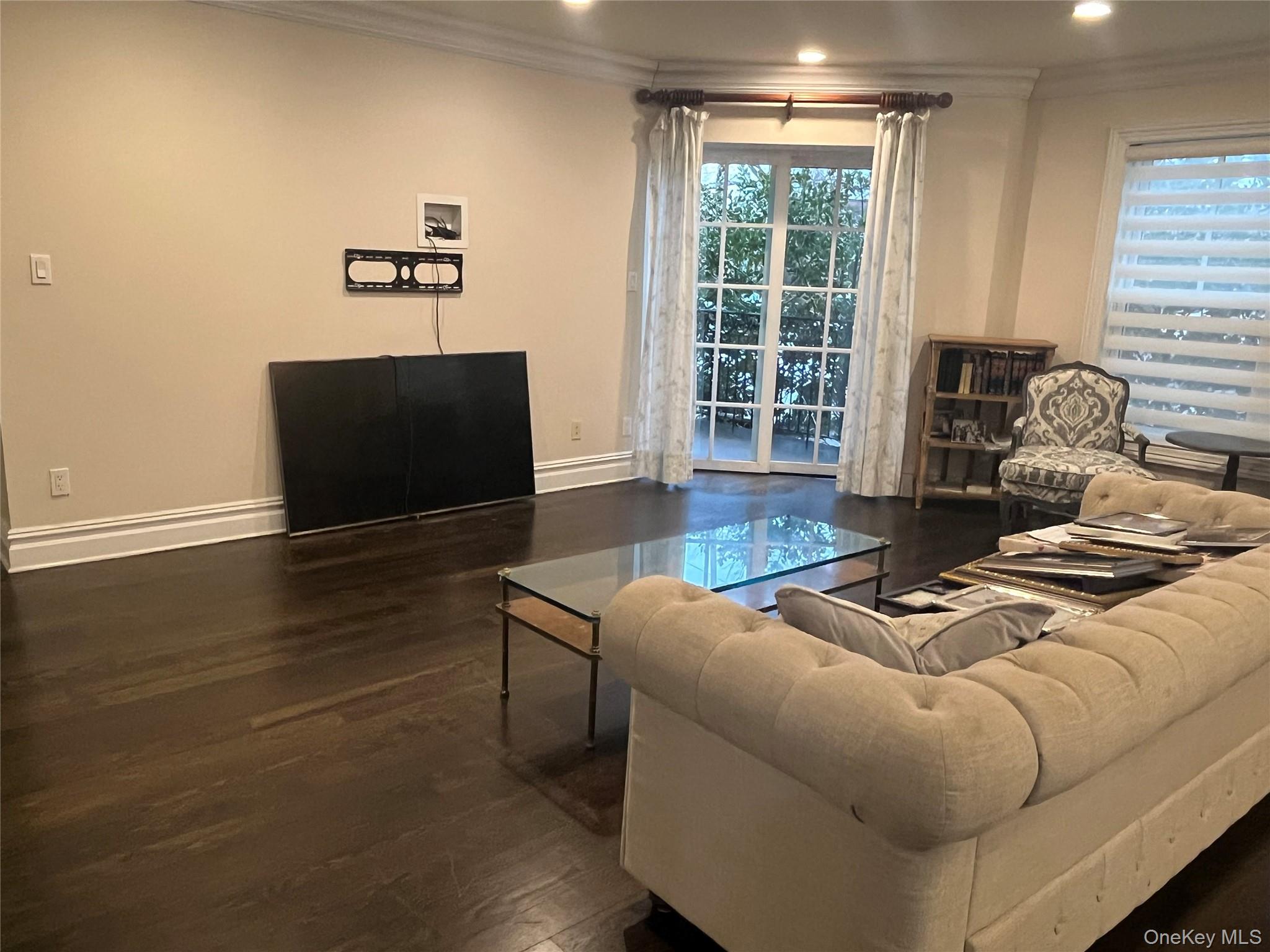 260 Central # 135, Lawrence, NY 11559