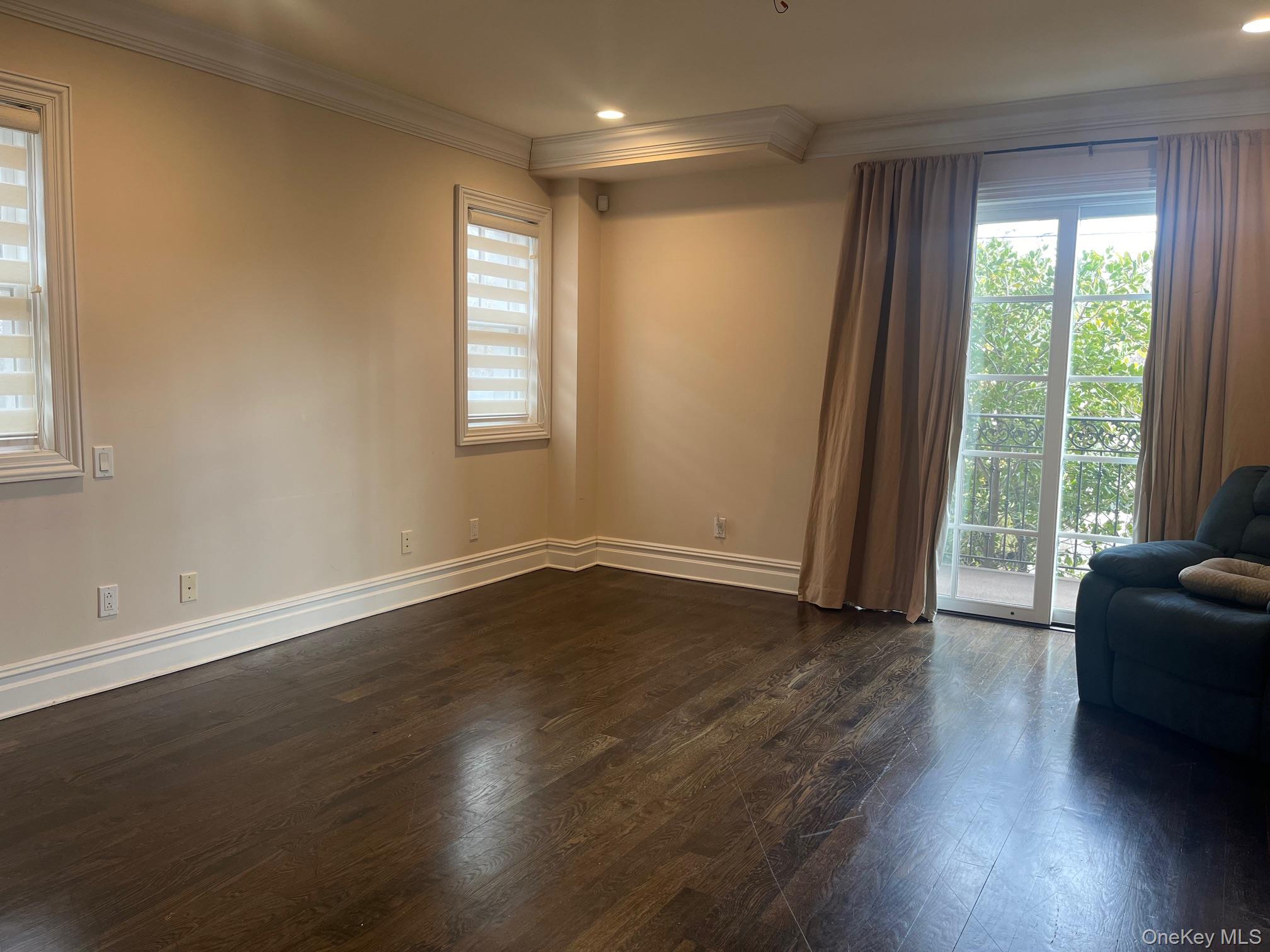 260 Central # 135, Lawrence, NY 11559