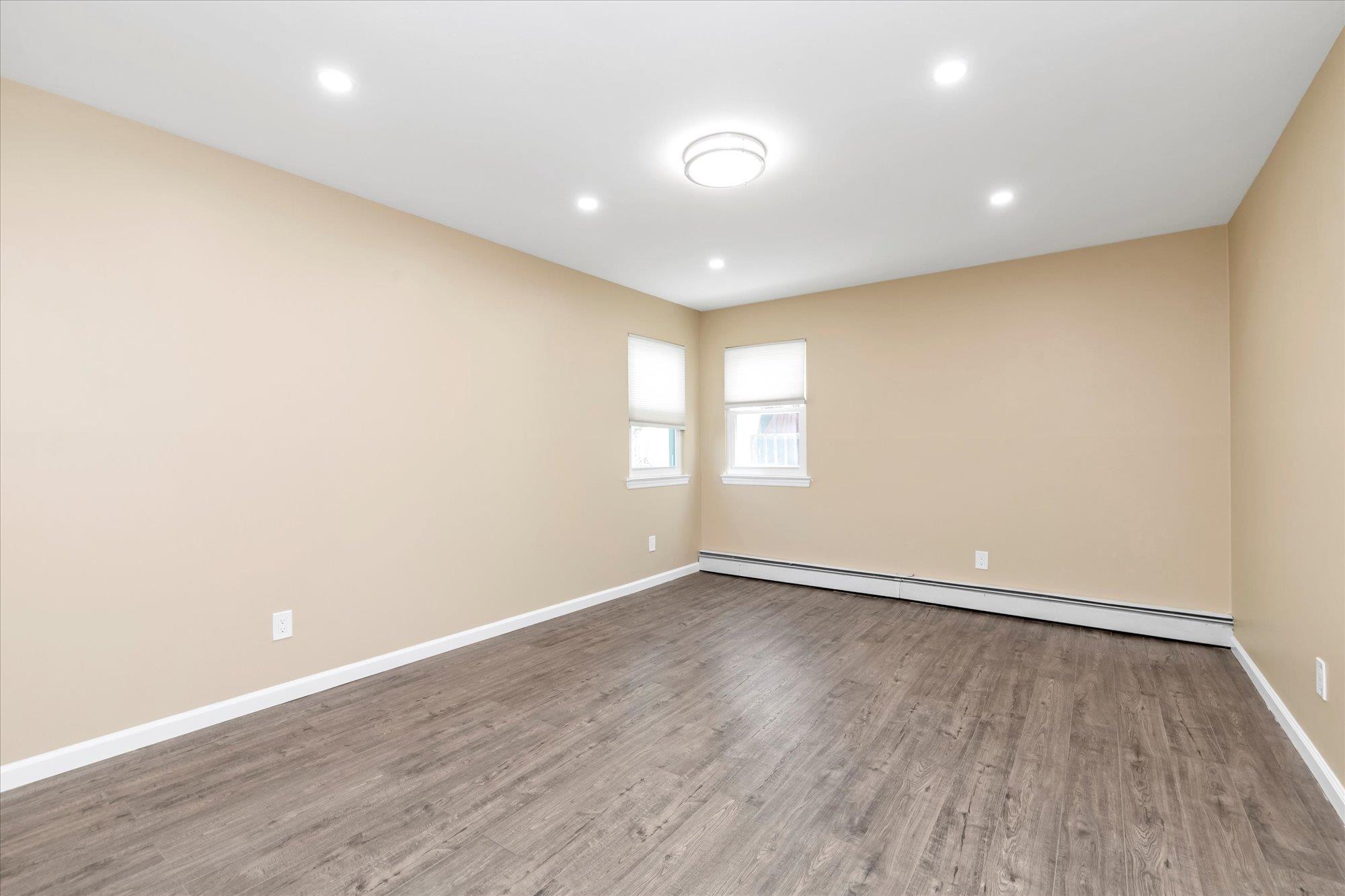 69 Woodward Street, Roslyn Heights, NY 11577