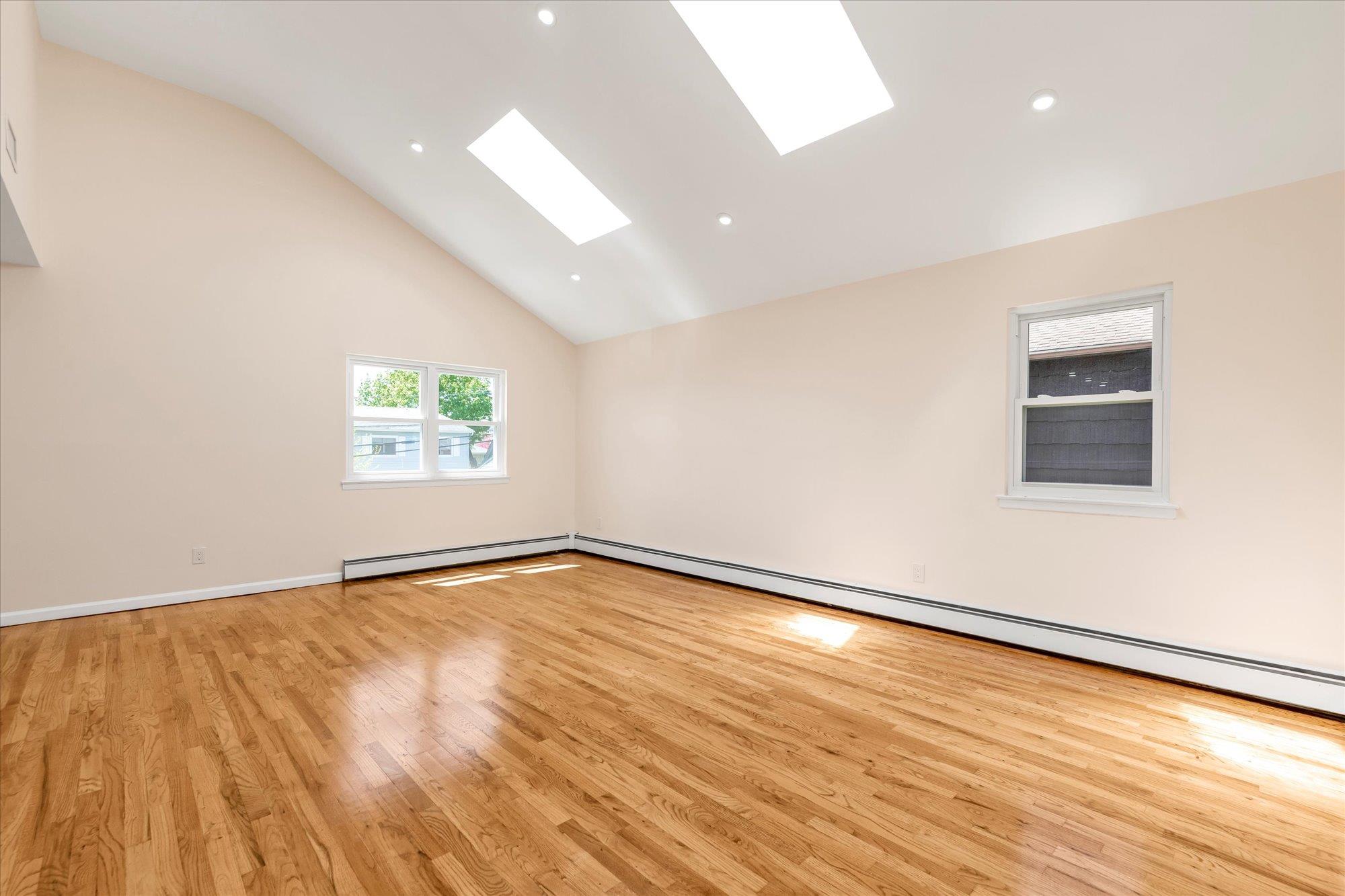 69 Woodward Street, Roslyn Heights, NY 11577