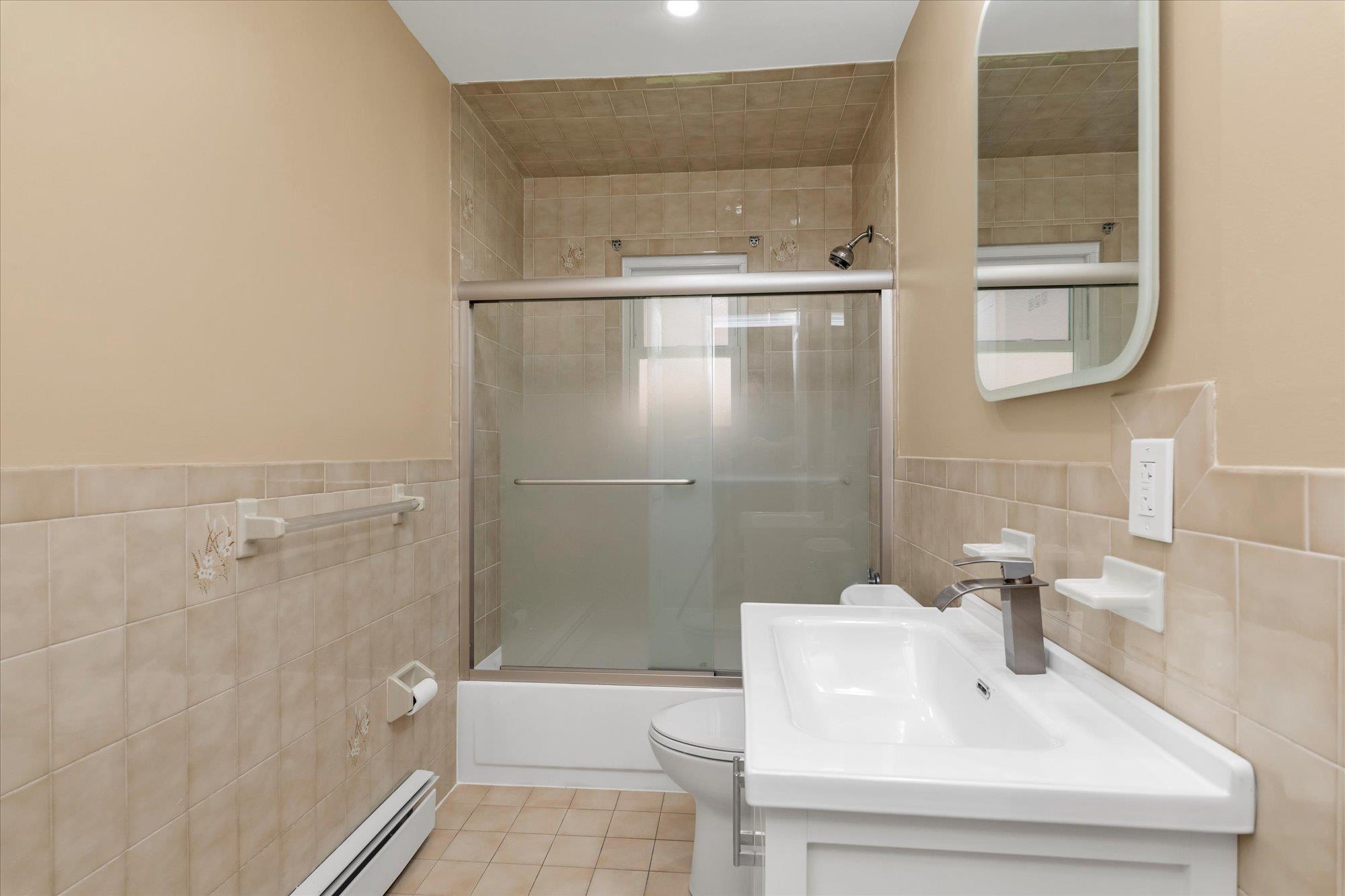 69 Woodward Street, Roslyn Heights, NY 11577