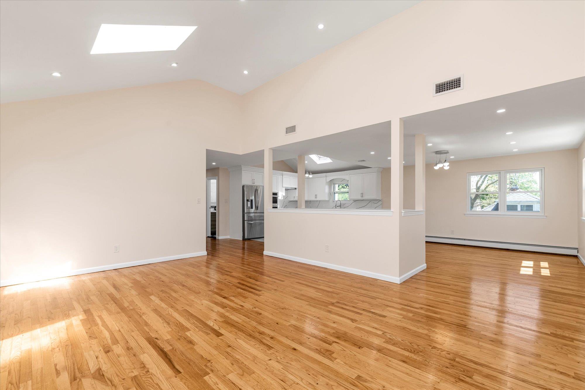 69 Woodward Street, Roslyn Heights, NY 11577