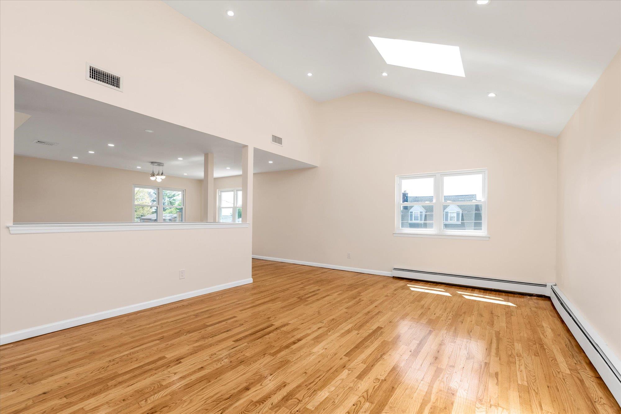 69 Woodward Street, Roslyn Heights, NY 11577