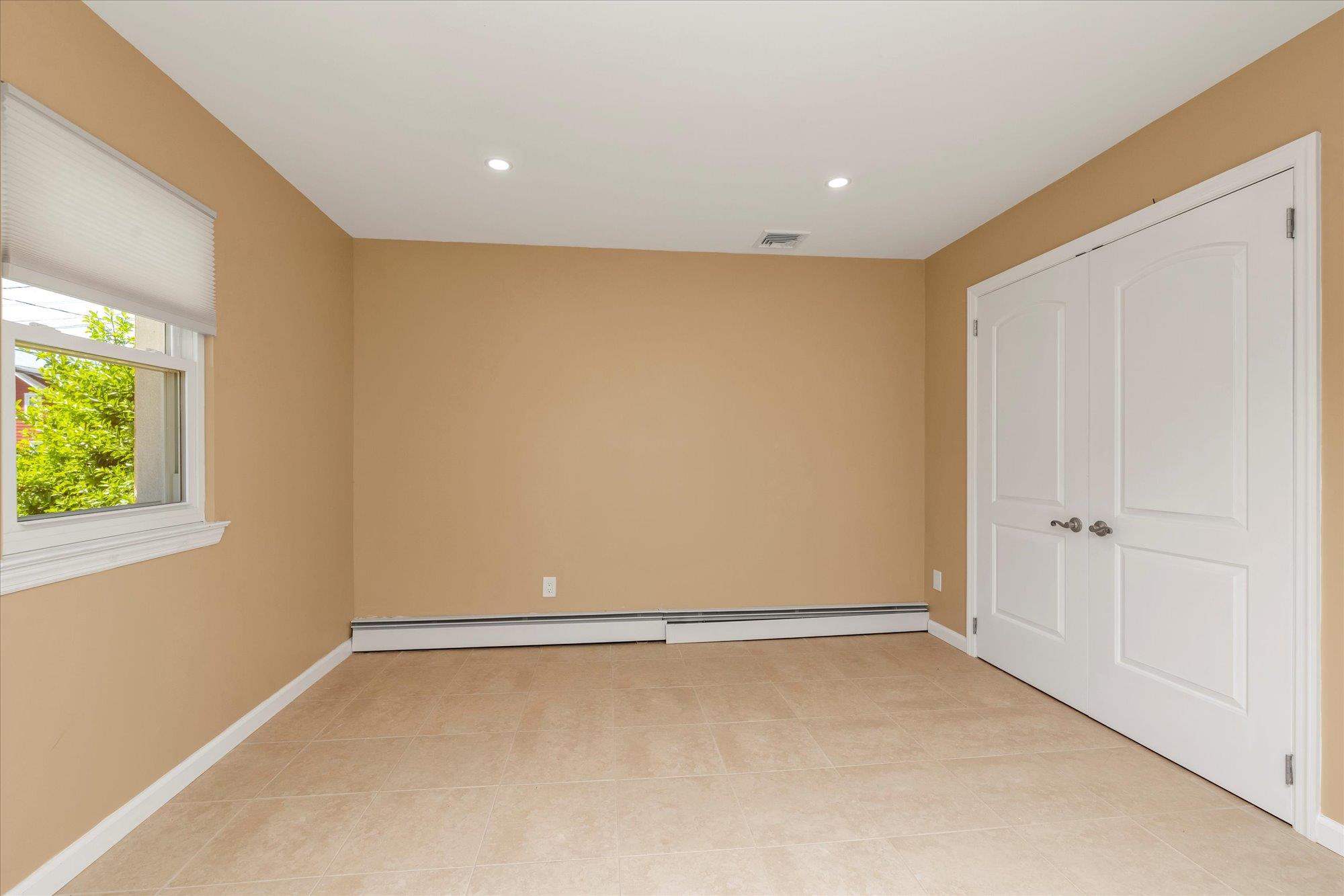 69 Woodward Street, Roslyn Heights, NY 11577