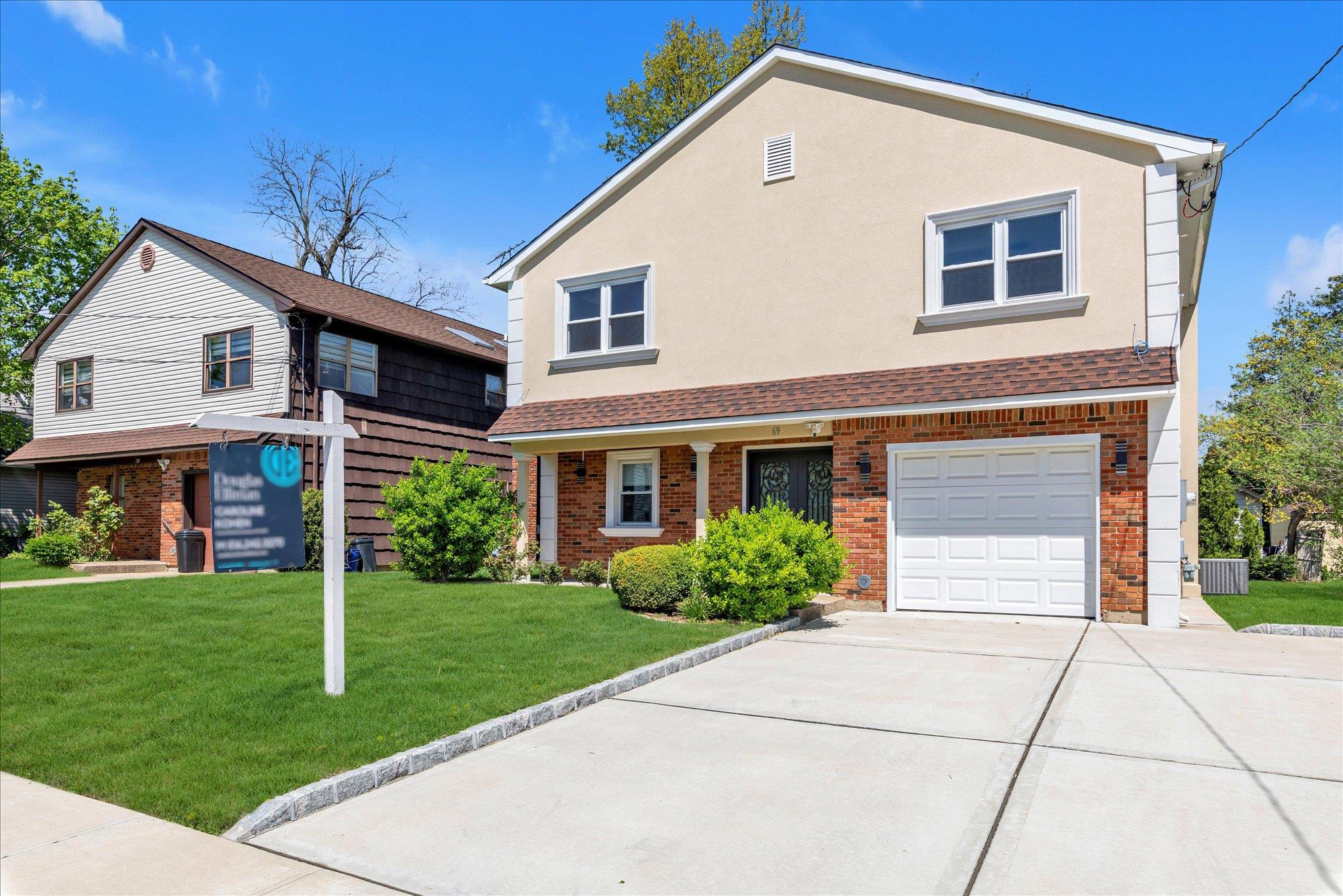 69 Woodward Street, Roslyn Heights, NY 11577