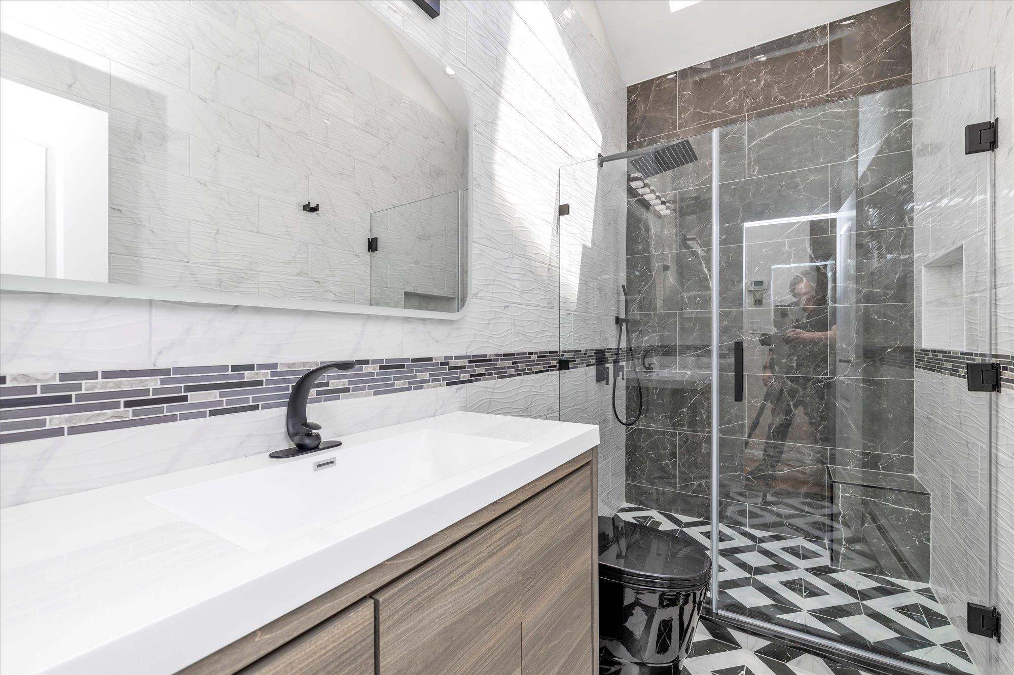 69 Woodward Street, Roslyn Heights, NY 11577