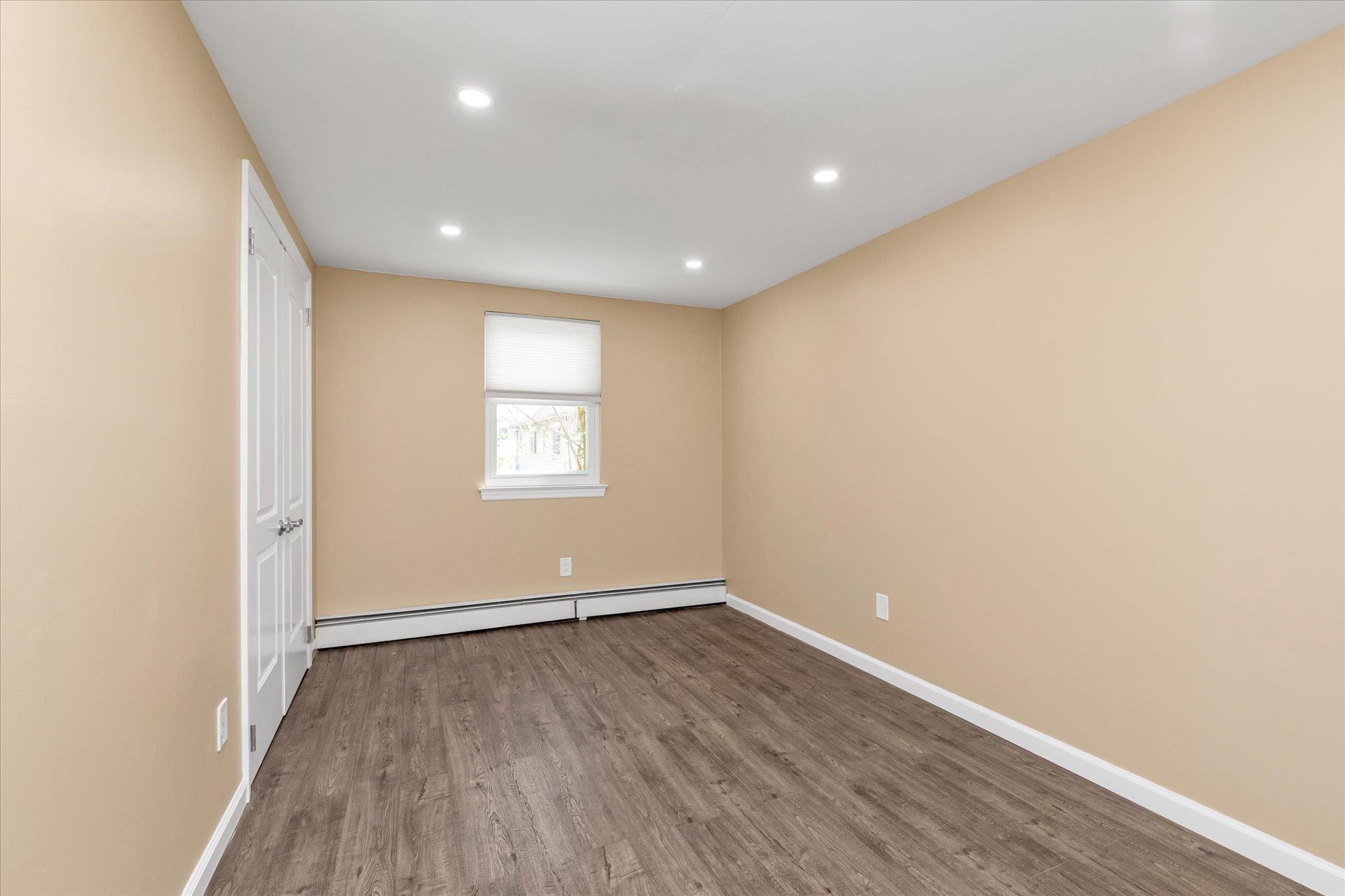 69 Woodward Street, Roslyn Heights, NY 11577