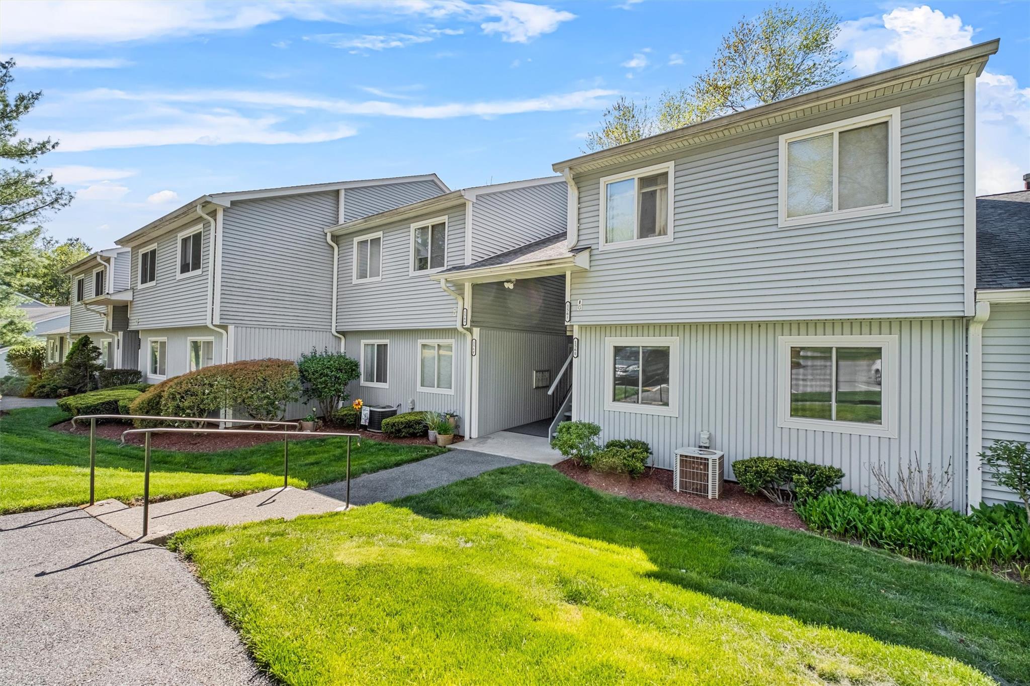 156 Carriage Court # G, Yorktown Heights, NY 10598