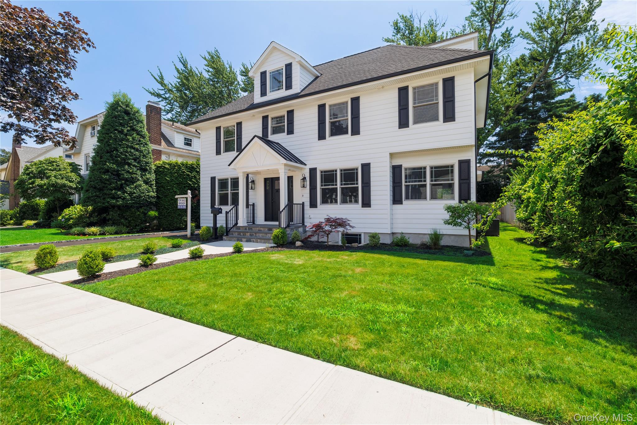 12 Shepherd Street, Rockville Centre, NY 11570