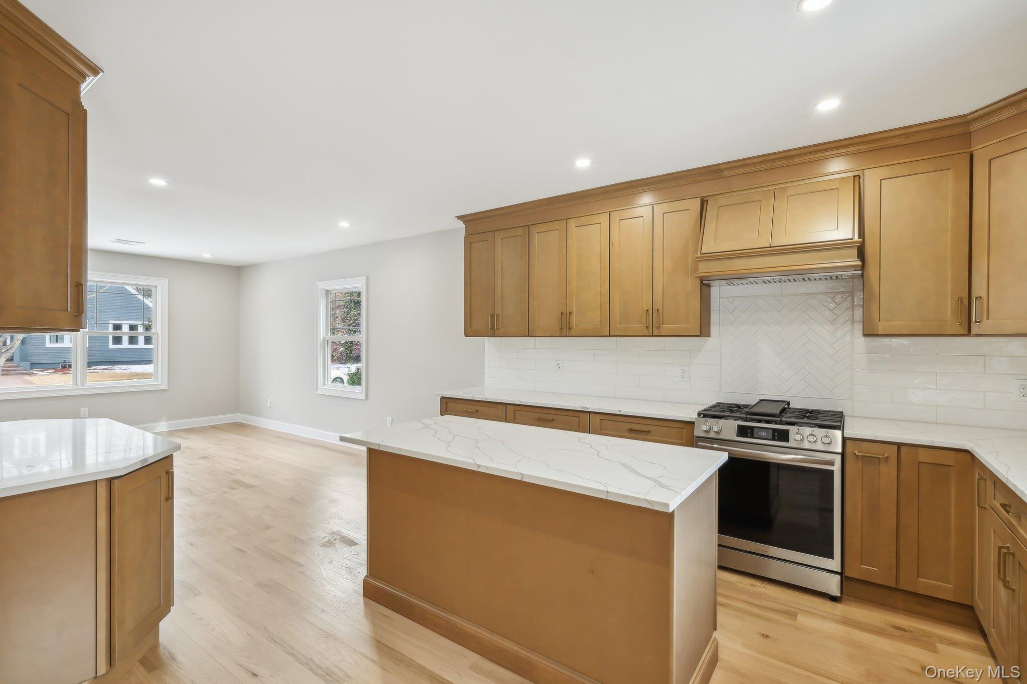 12 Shepherd Street, Rockville Centre, NY 11570