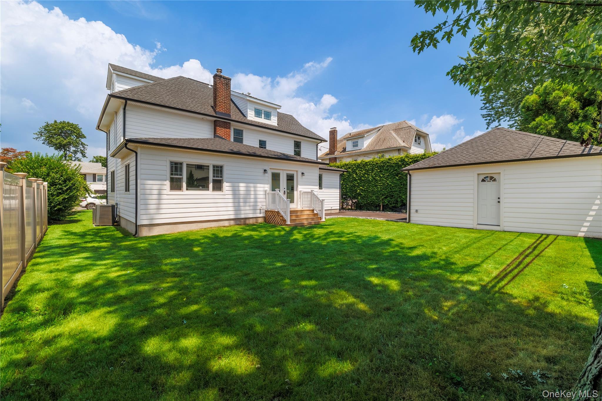 12 Shepherd Street, Rockville Centre, NY 11570