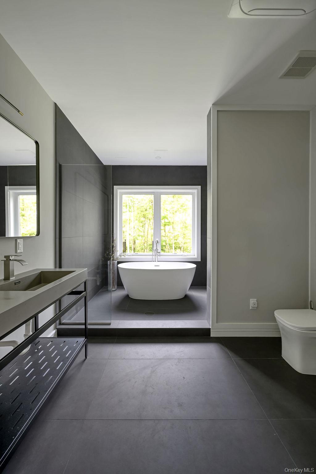 30 Narrow Road, Kingston, NY 12401