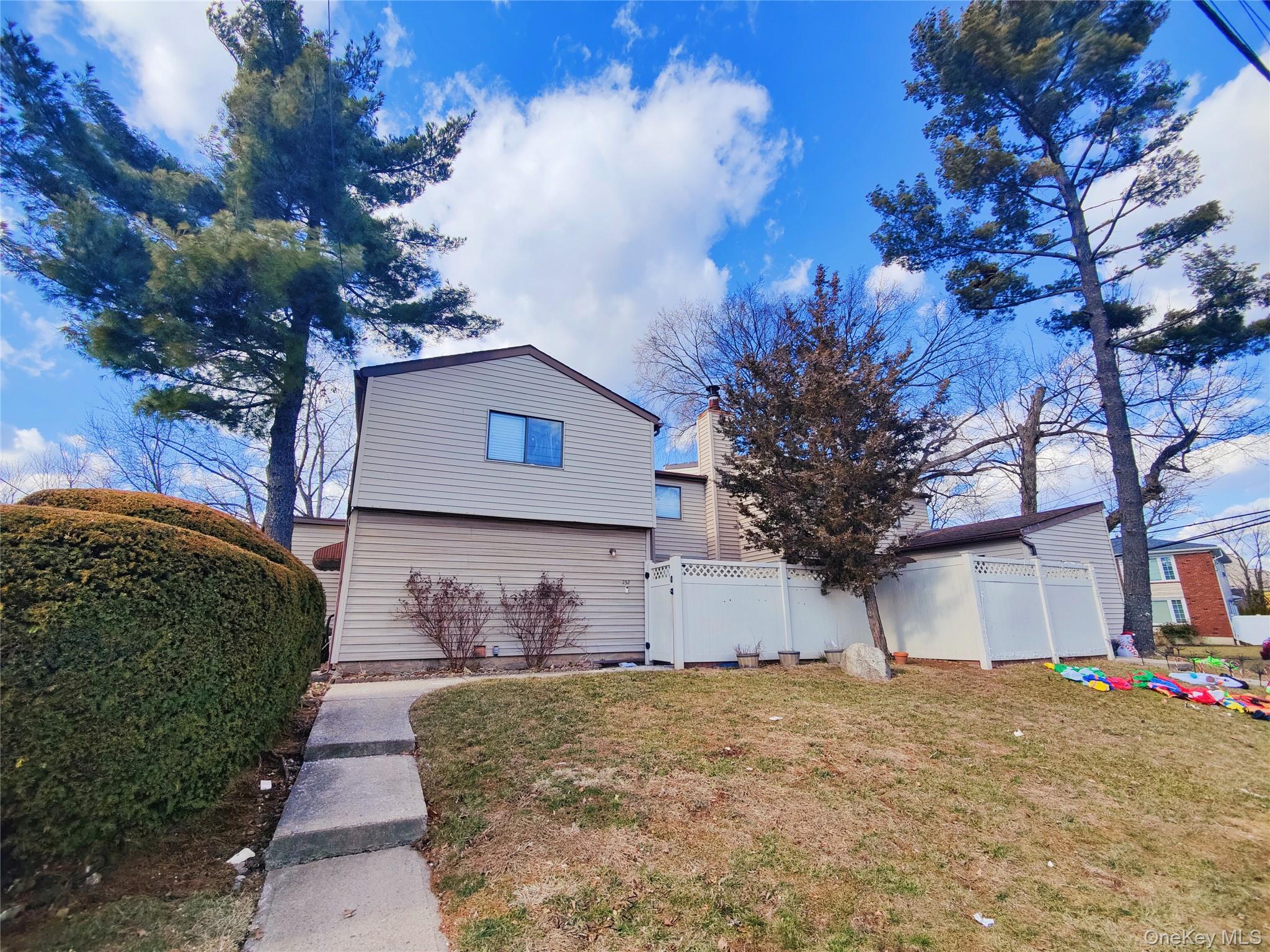 252 Willow Road W # 4A, Staten Island, NY 10314