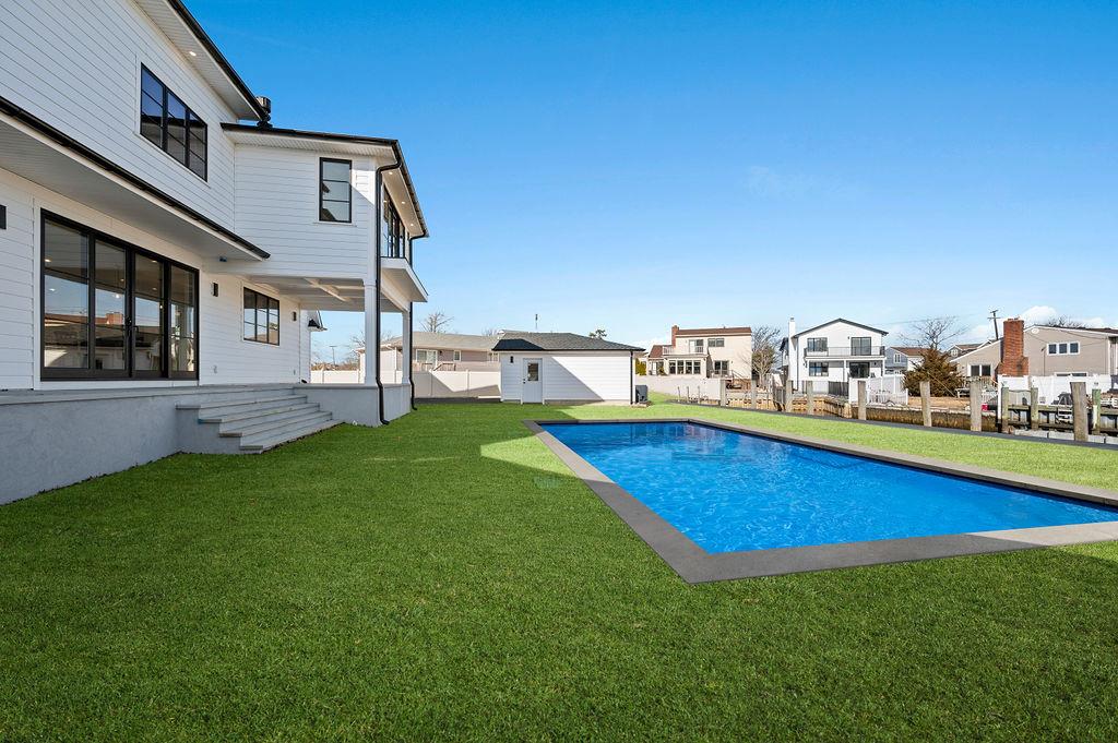 42 Waterview Avenue, Massapequa, NY 11758